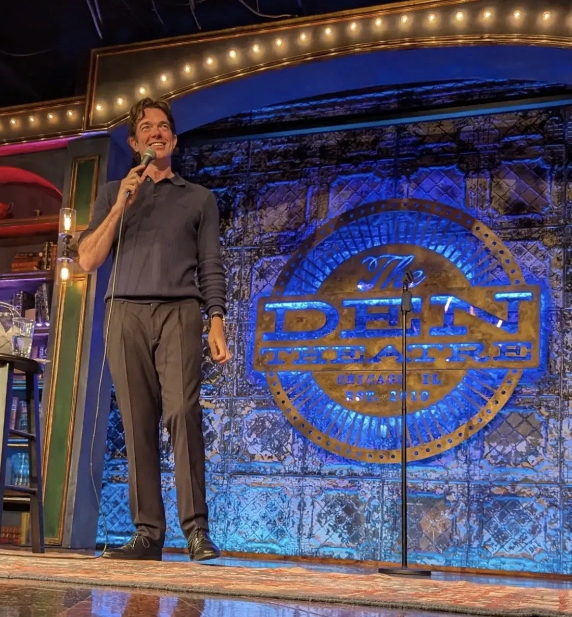 39picture-the-den-theatre-comedy-club-chicago.jpg