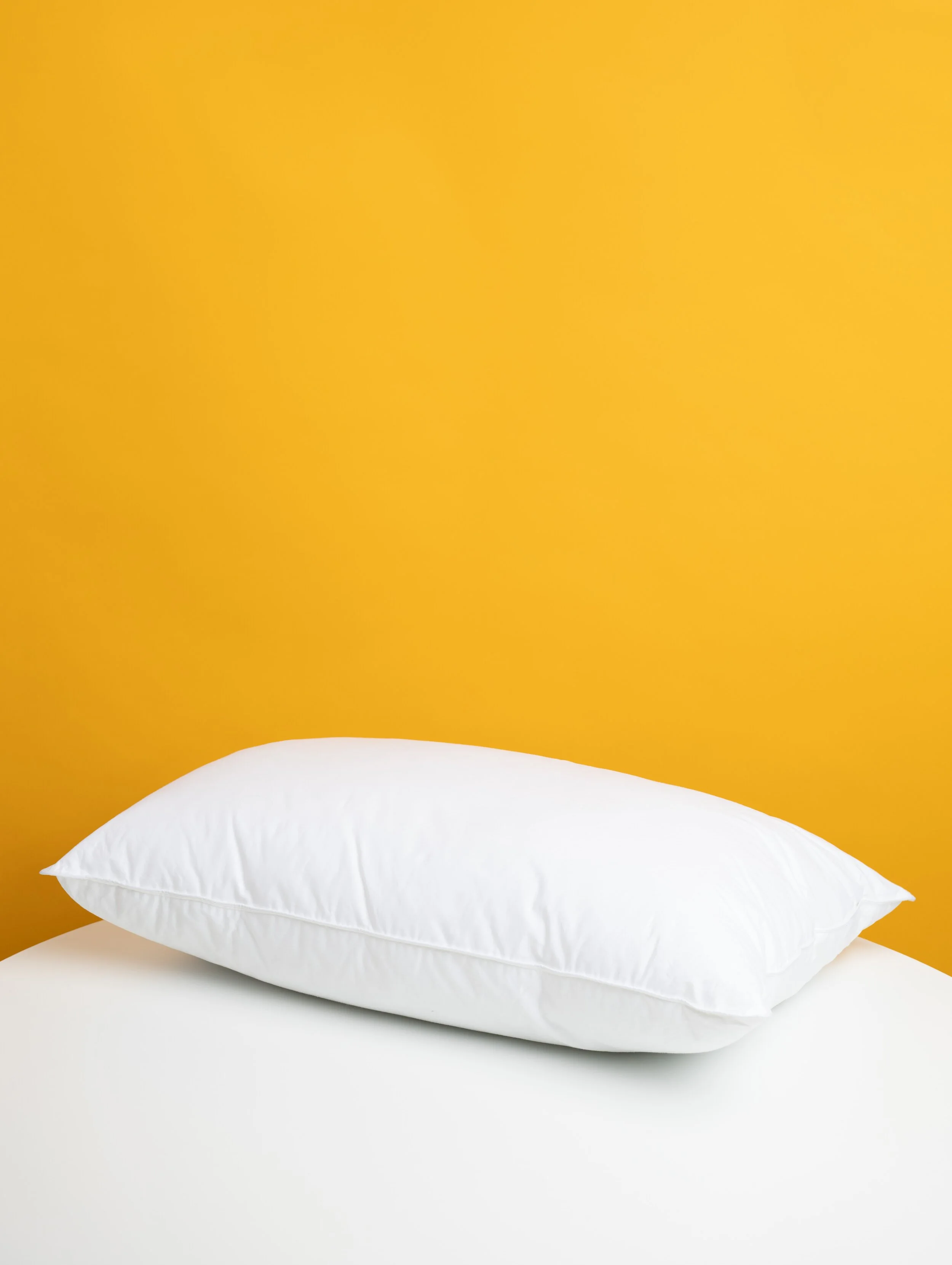 WHEN SHOULD YOU CHANGE YOUR PILLOW? TIPS ON HOW TO GET USE TO A NEW PILLOW!