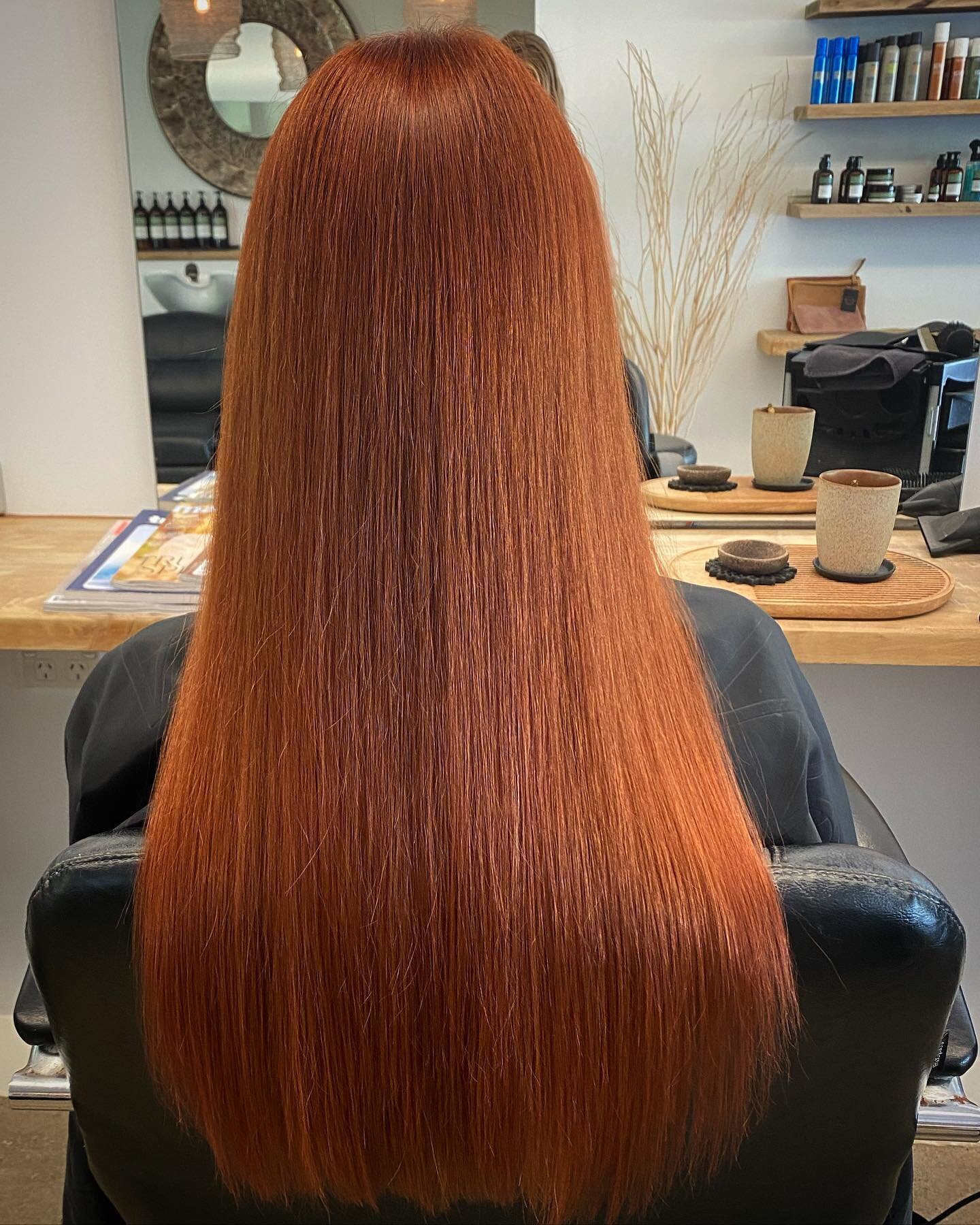 Absolutely lo❤️ve Goldwell! @goldwellaus @courtneyeaves_goldwell @deanagoldwellkms hair done by @marielourens_mint #marielourens_mint #shannonlloyd_mint #minthair #redhead #creativespace #mintstylenoosa