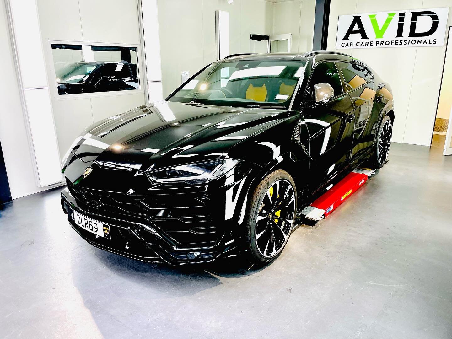 Lamborghini Urus door repair. Small but sharp. No need for filler or paint. Retaining the original paint finish with Paintless Dent Removal and now for some Xpel paint protection film to finish it off 👌🏼#lamborghini #lamborghiniurus #lamborghininz 