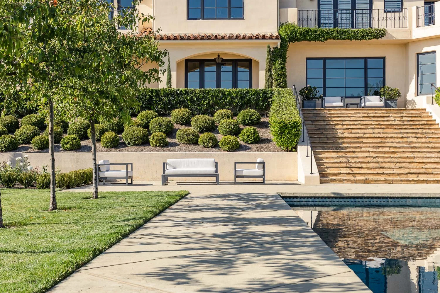 424 Meadowbrook Drive-11.jpg