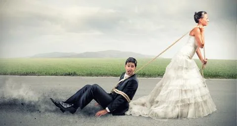 GROOMS GUIDE: WEDDINGS WITH A COMPLICATED FAMILY.