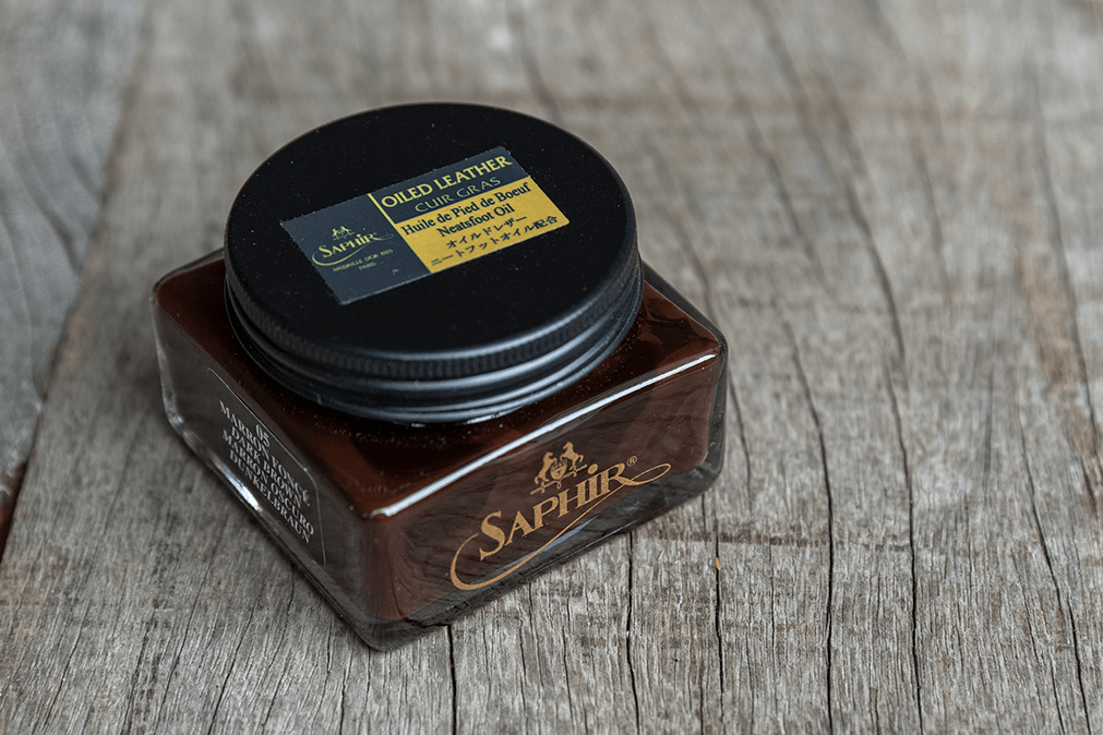 Saphir_Oiled_Dark Brown_01.png