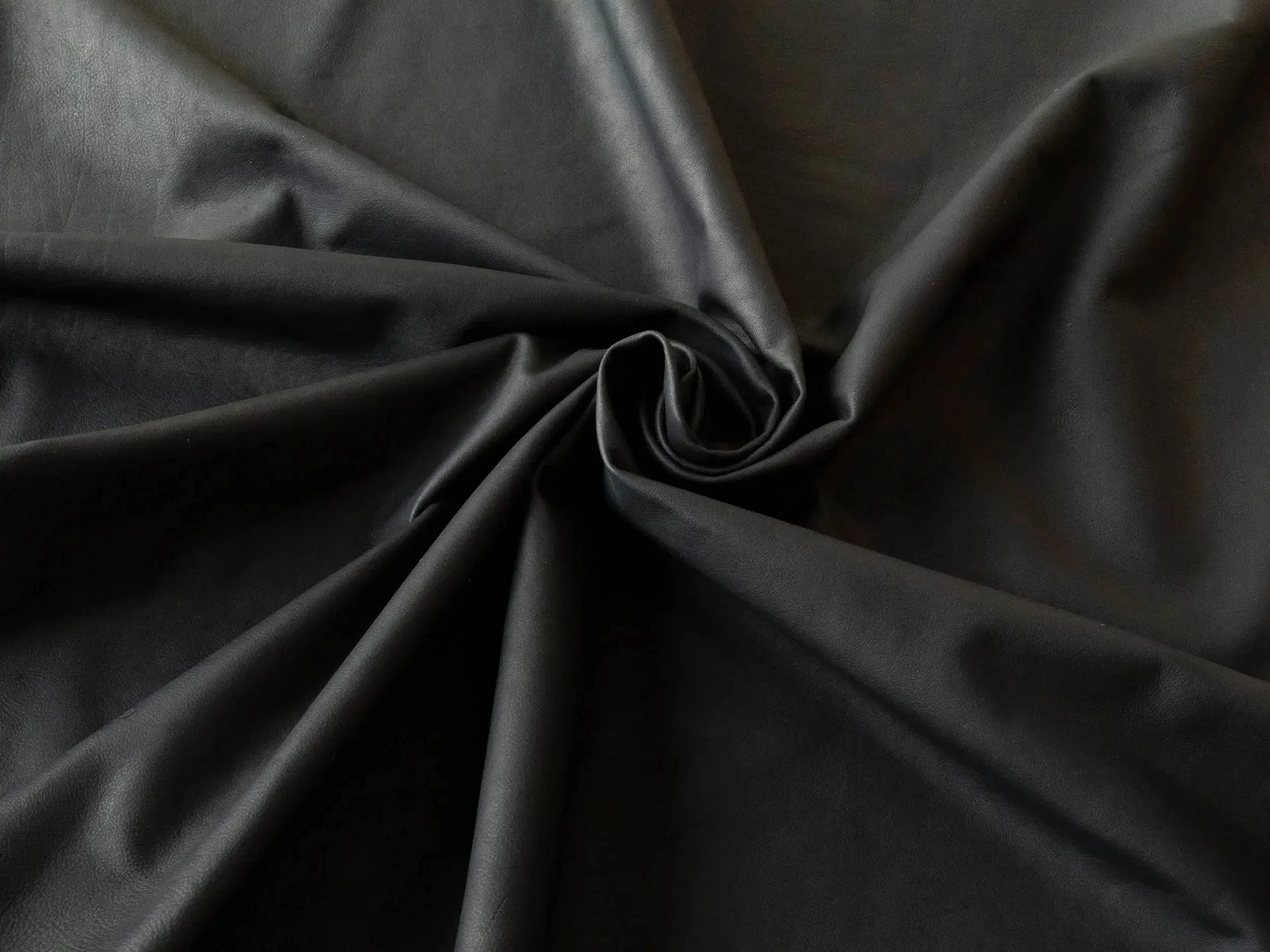 Atlantica_Stromboli_Nero_Swirl.webp
