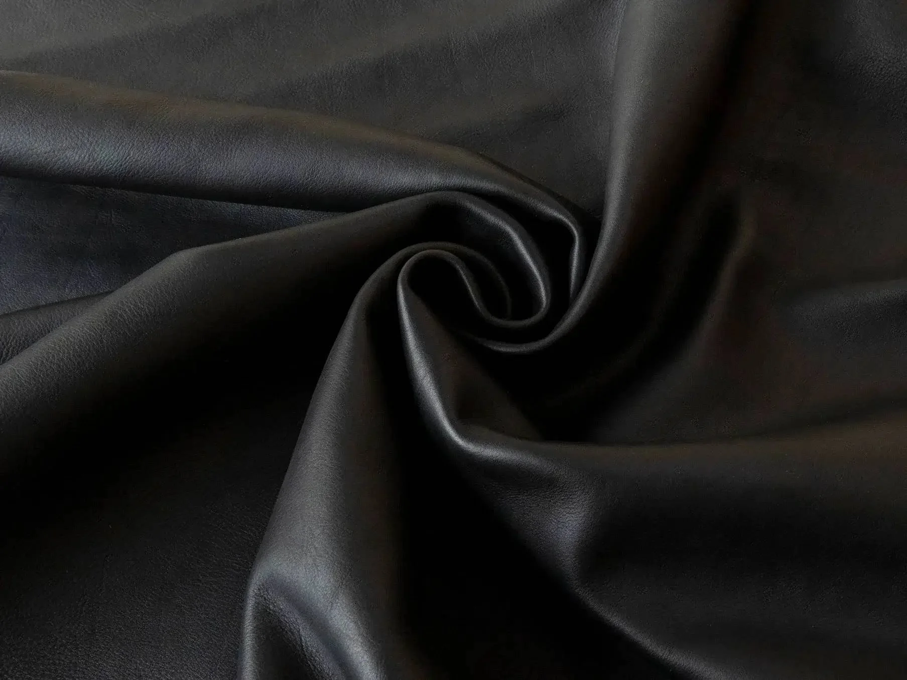 Atlantica_StromboliX_Nero_Swirl.webp