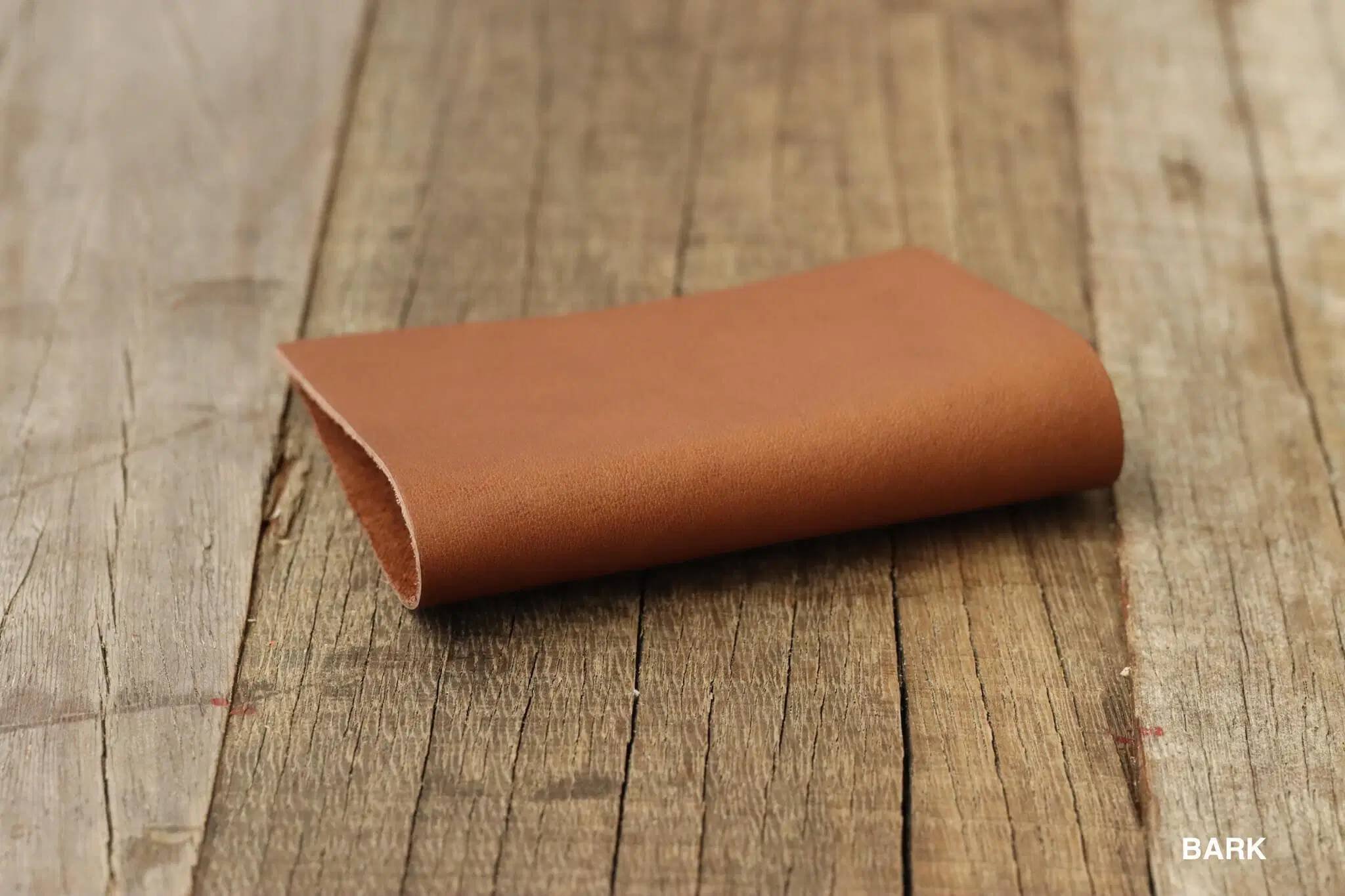 Arazzo Capri Upholstery Leather in Bark