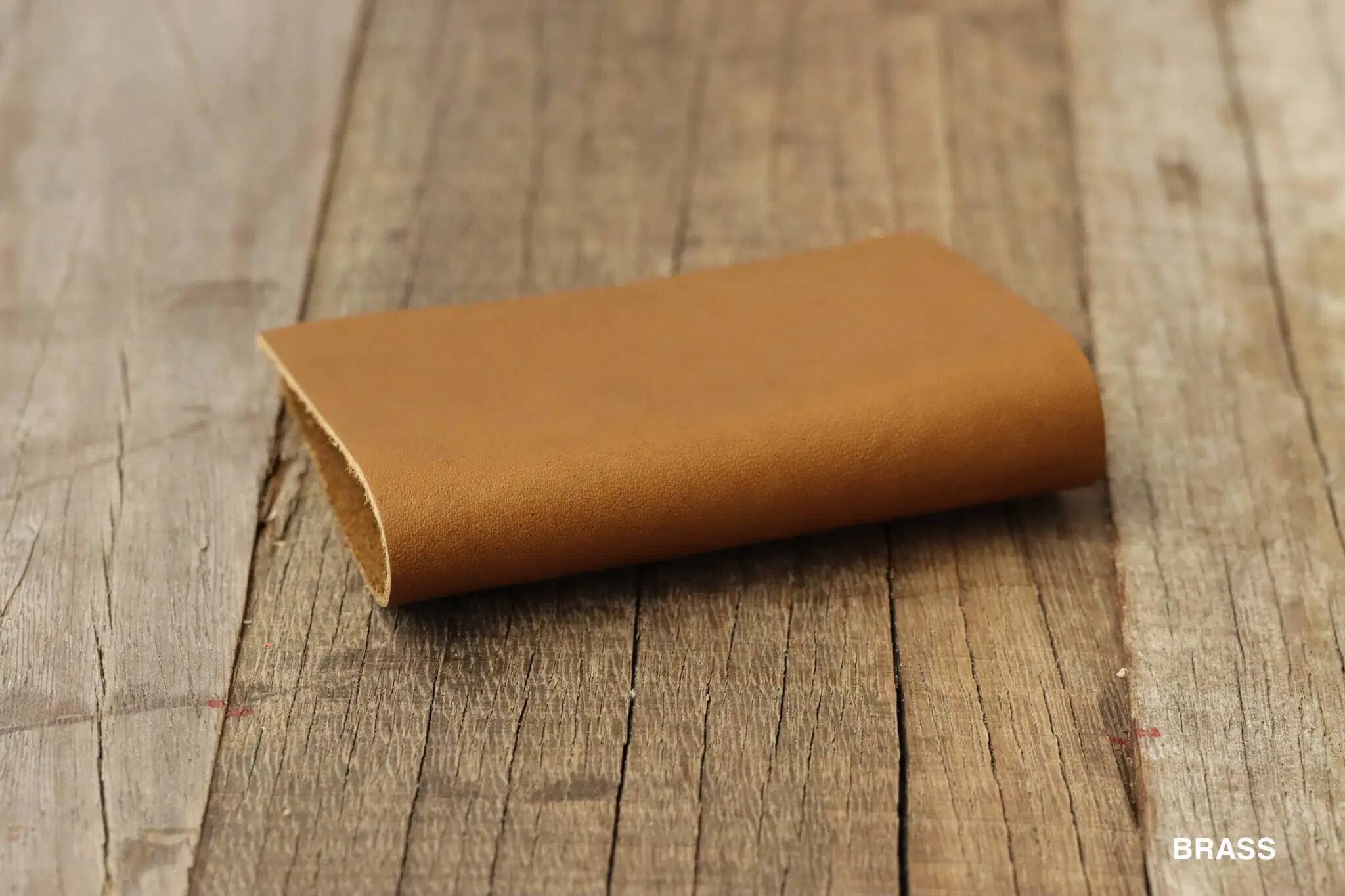 Arazzo Capri Upholstery Leather in Brass