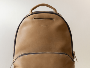 Clarks Leather Shoulder Bag/Backpack Tan Color 11\