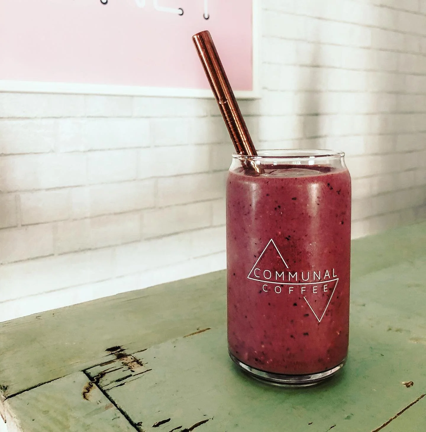 What&rsquo;s in the perfect morning smoothie:
- @greenforlifenow Absolute greens
- @greenforlifenow Absolute Power 
- @target frozen mixed berries 
- oatmeal
- chia seeds 
- @vitalproteins lavender lemon collagen 
- coconut milk 

#sodelicous #organi