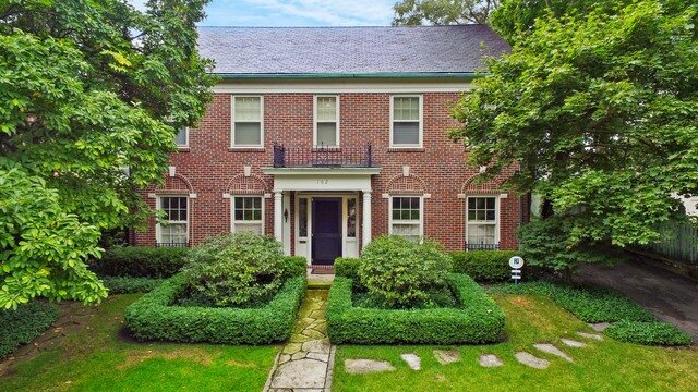 162 Fuller Ln, Winnetka* 