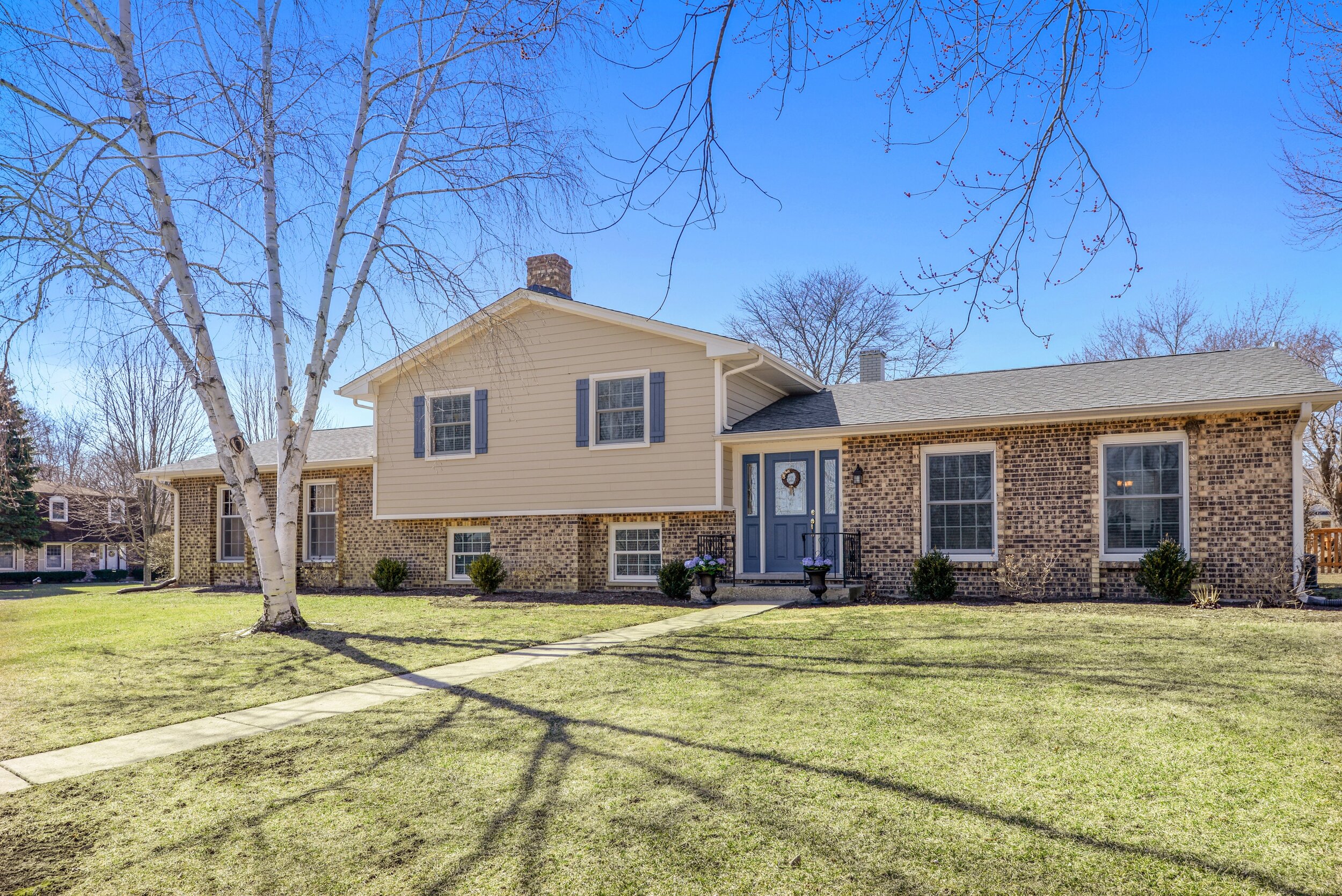 626 Nordic Ct, Libertyville