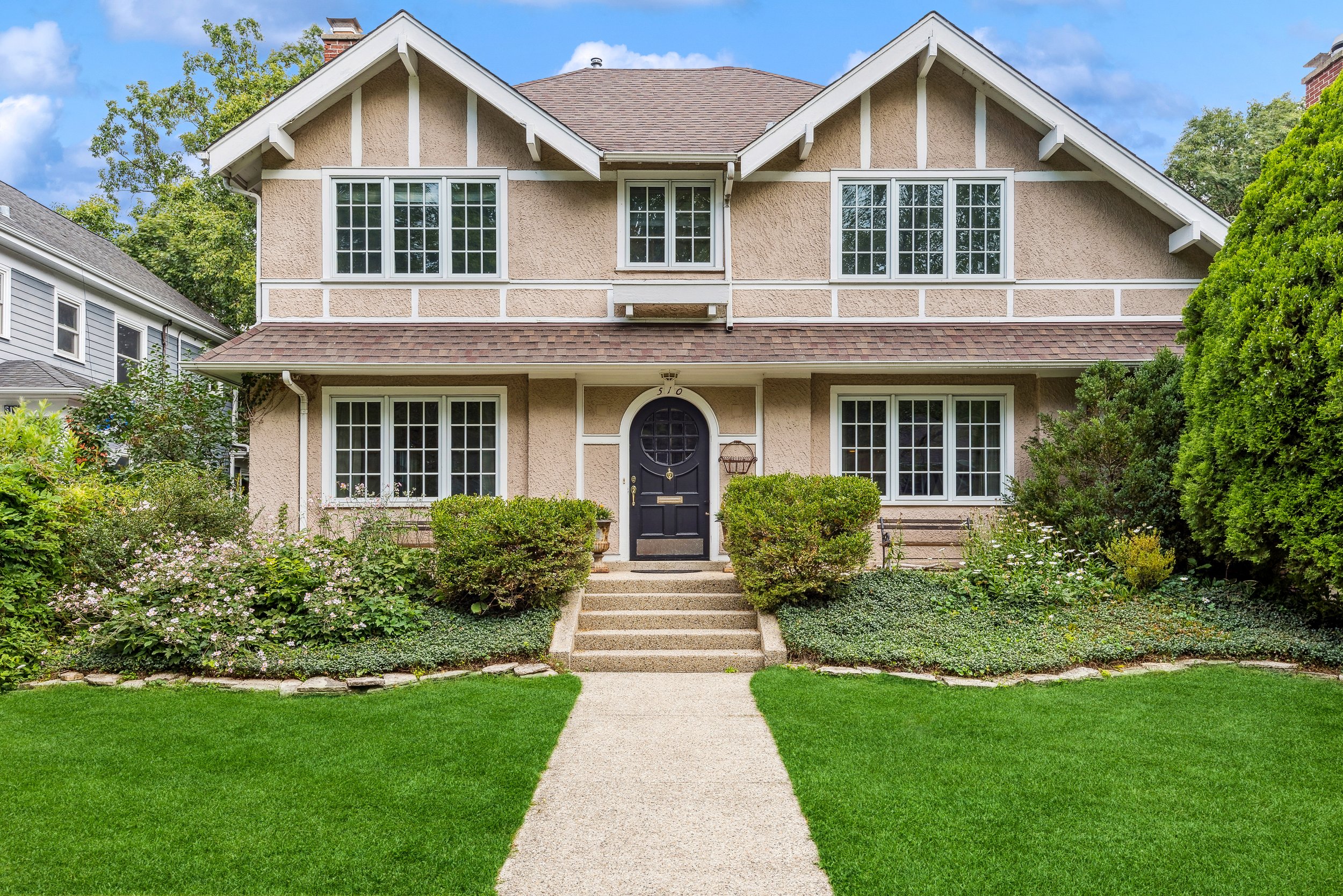 510 Maple Ave, Wilmette