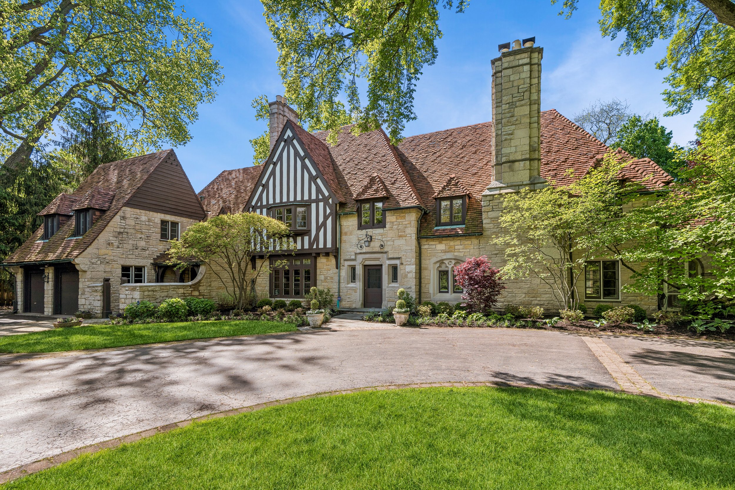 2743 Illinois Road, Wilmette