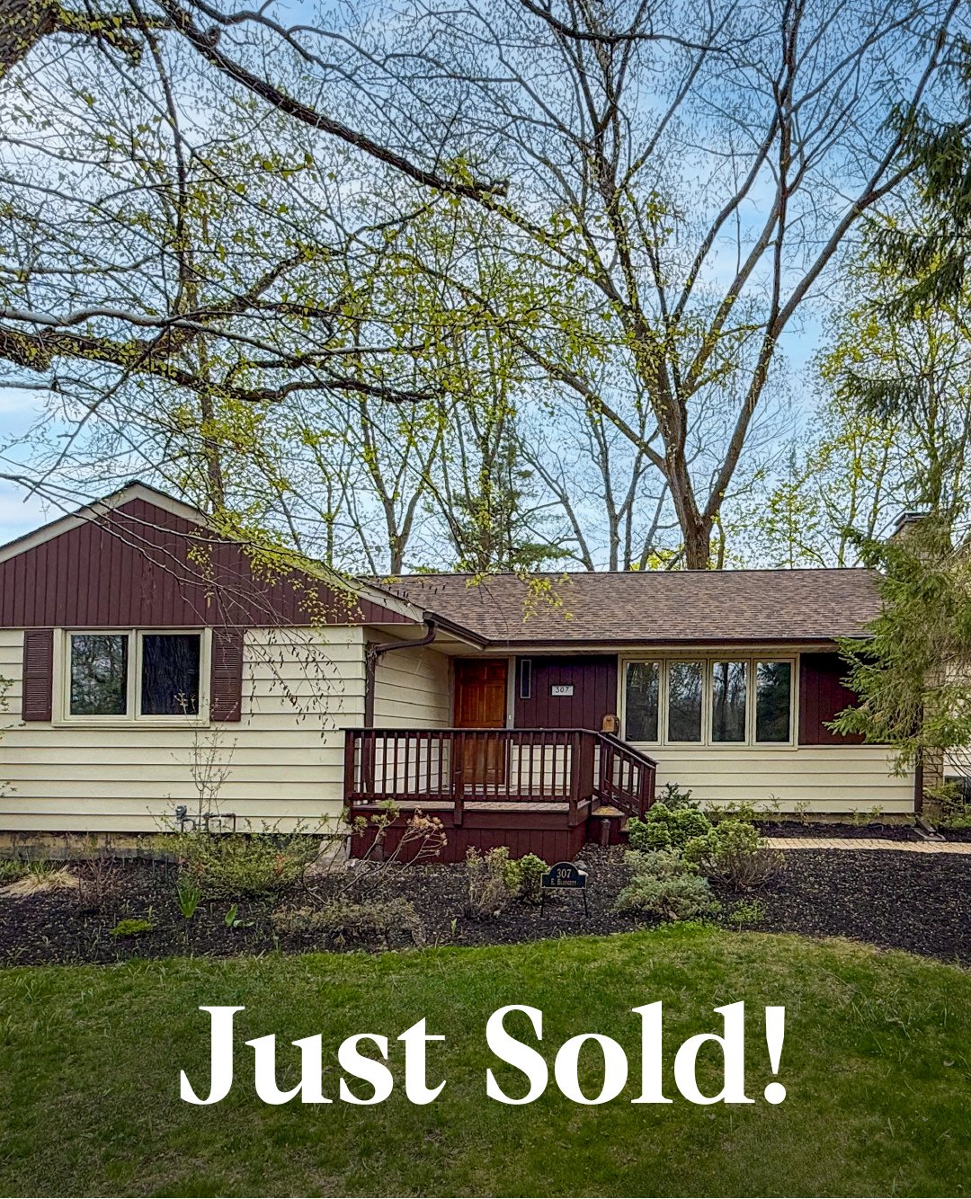 Just sold in Lake Bluff! 🎉⁠
307 E Blodgett Ave⁠
⁠
We're thrilled for our repeat clients to move into this beautiful home in Lake Bluff! Congratulations!⁠
⁠
#chicagosuburbs #compasschicago #lakebluff ⁠