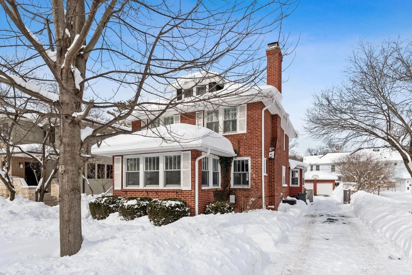 Some snowy past listings ❄️ ⁠
⁠
Stay warm out there! ⁠
⁠
⁠
#compasschicago #Chicagonorthshore⁠ #winnetka #newtrier #newtrierrealestate #kenilworthrealestate #chicagosuburbs⁠ #wilmette #wilmetterealestate