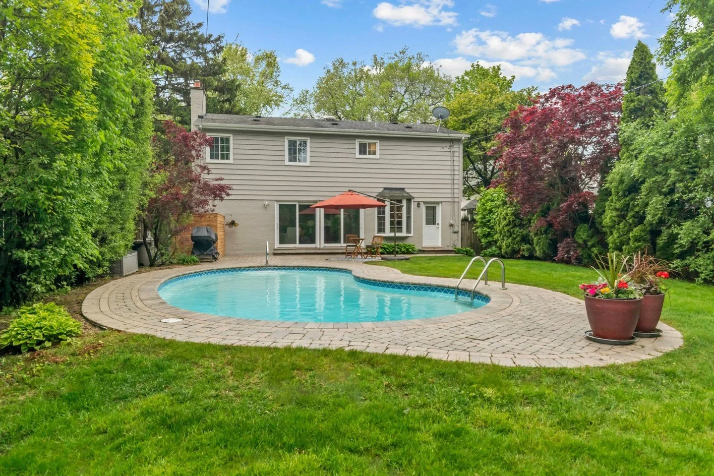 A little backyard inspo from previous listings to get excited for warm summer days ahead ☀️⁠
⁠
⁠
⁠
#wilmette #wilmetterealestate #winnetka #kenilworth #newtrier #compasschicago #chicagosuburbs #chicagonorthshore #realtorlife