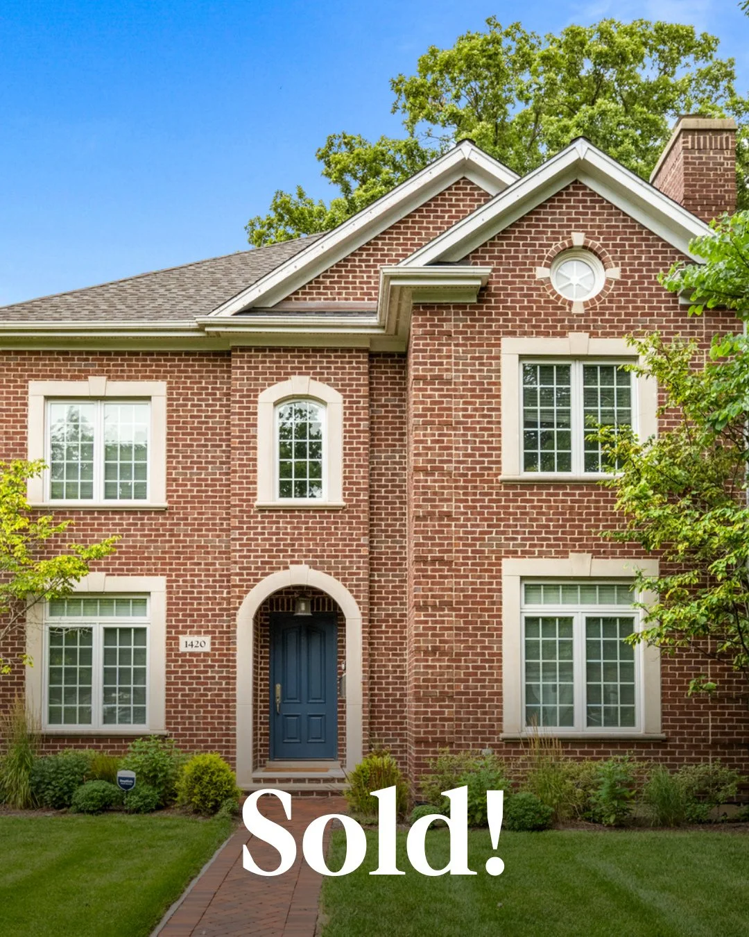 Just sold in Wilmette! 🎉⁠
1420 Isabella Street⁠
⁠
Here's what our clients had to say about the process: ⁠
⁠
"Dave and Amy are a class act-start to finish. We began our home search with them and quickly realized they are not only excellent at wh