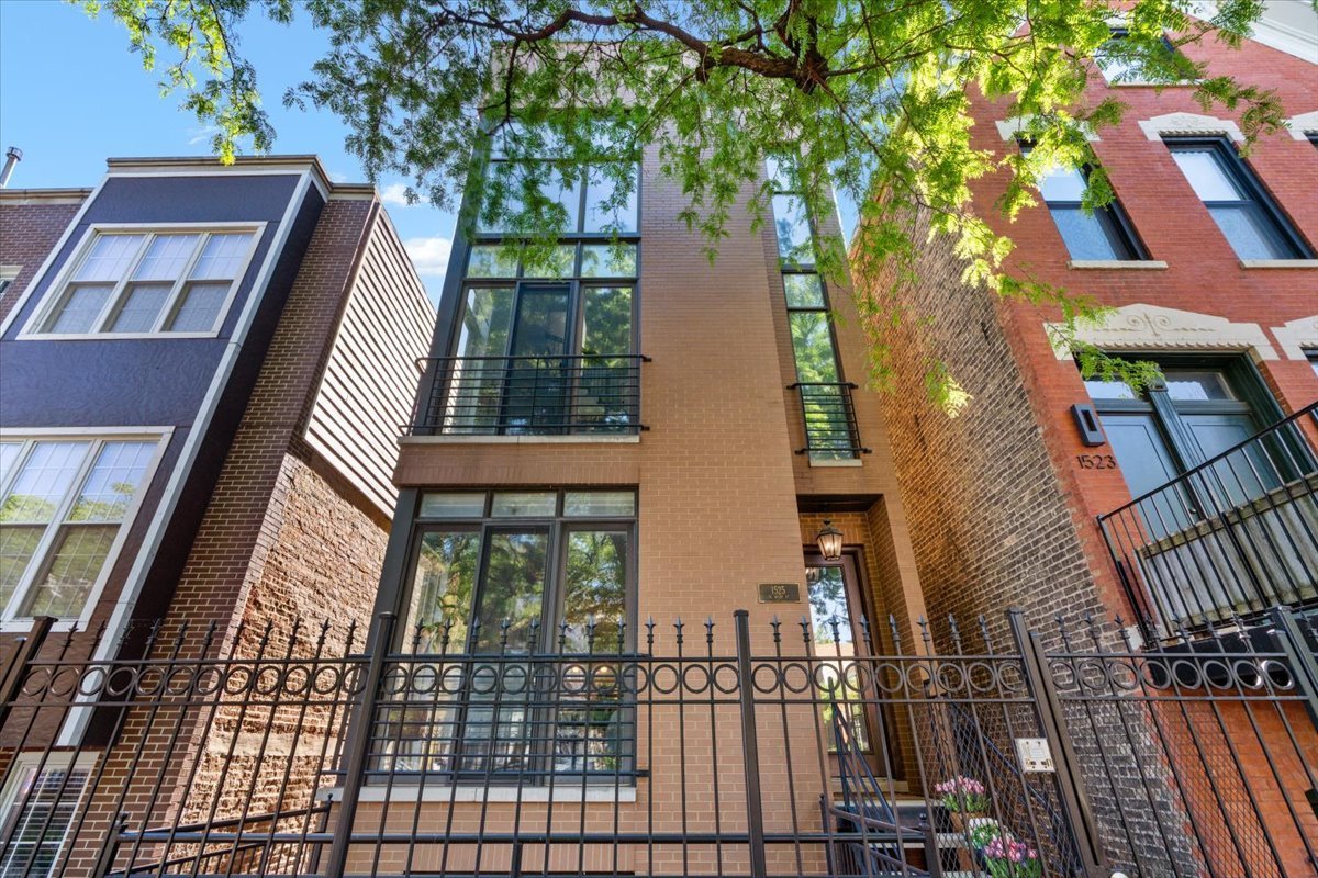 1525 North Wood Street, Unit 2*