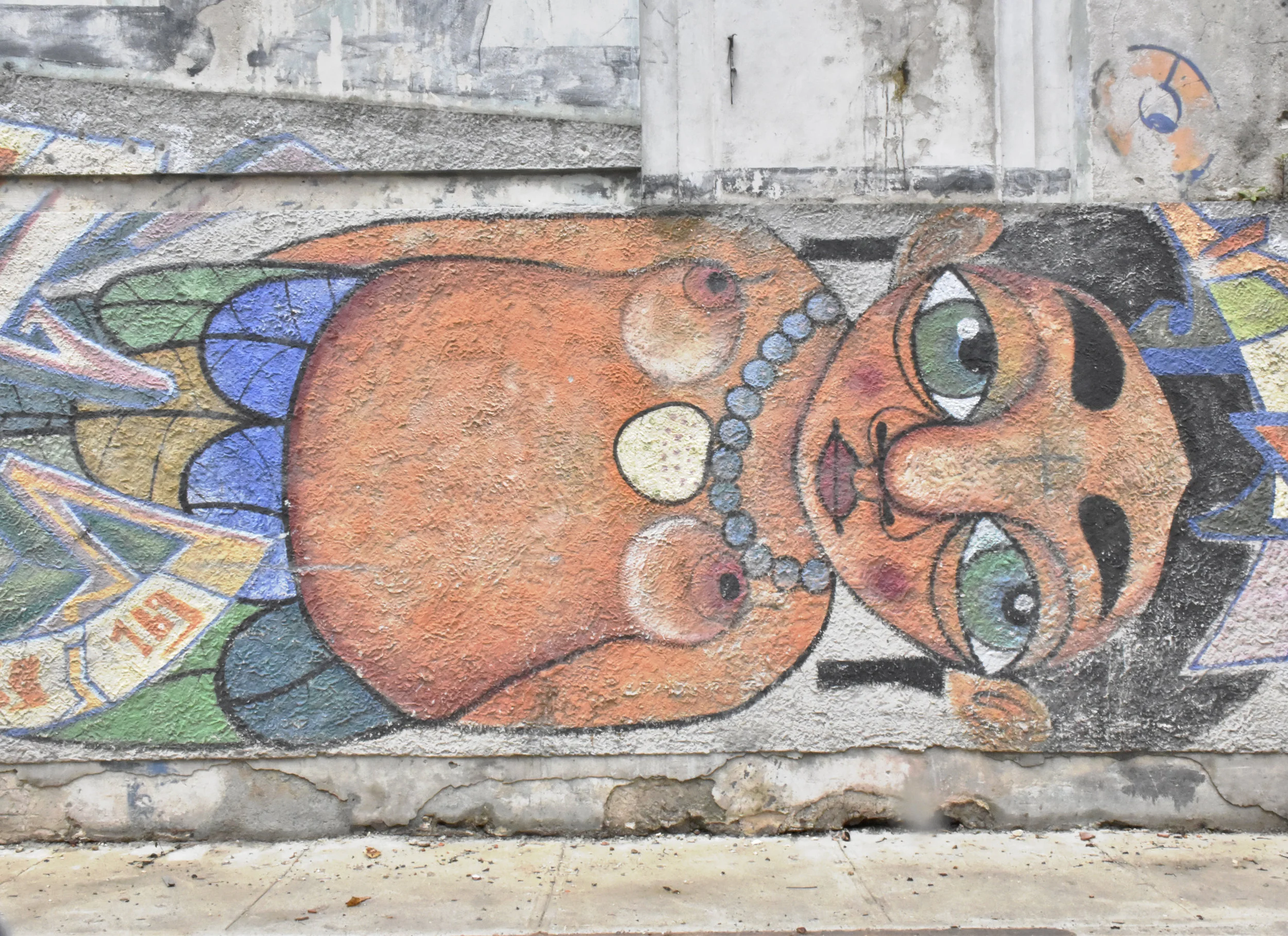 graffitti_little_girl.jpg