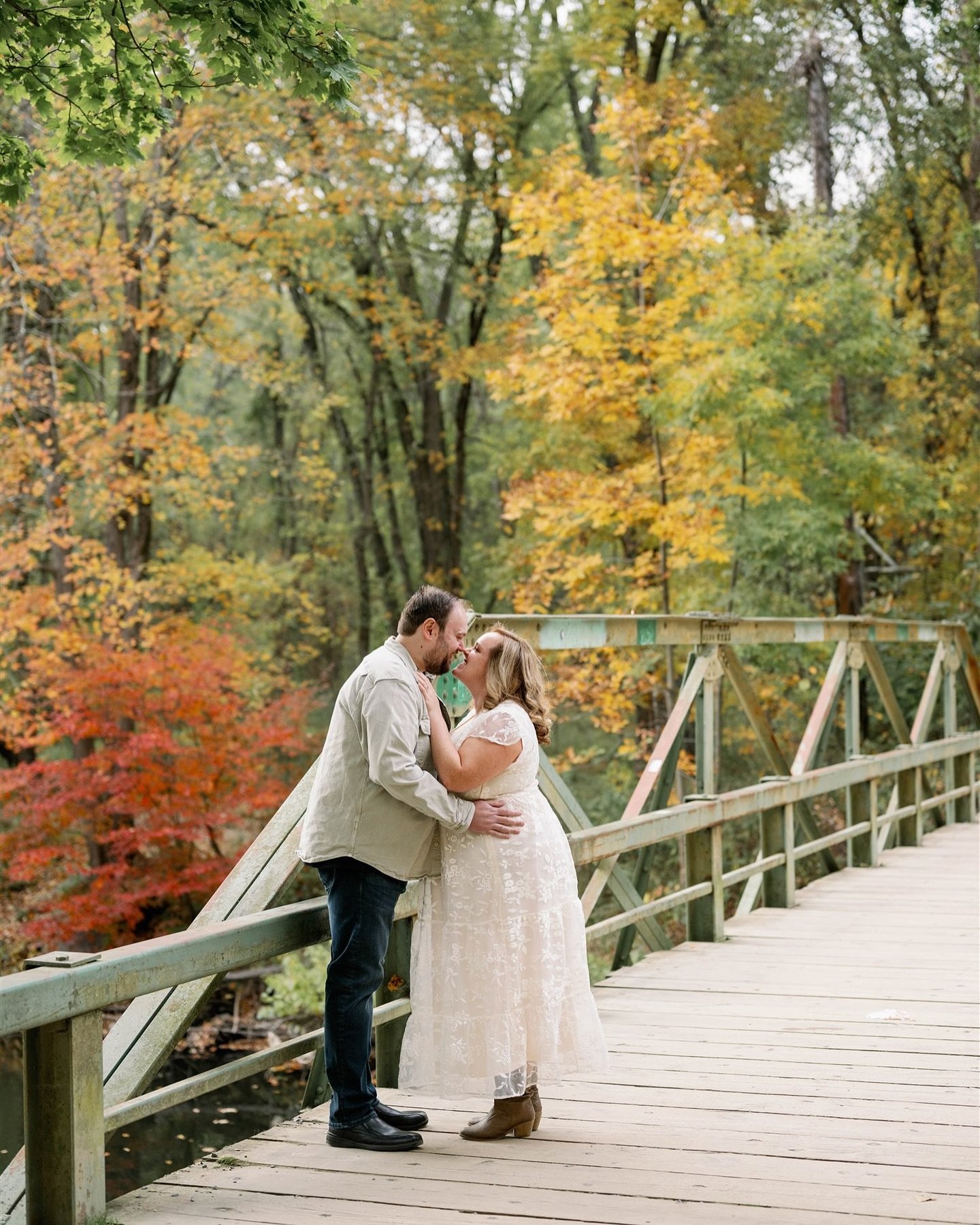 Sam + Joey 🥂🍂 Such a beautiful, colorful engagement session with these two!
&bull;
&bull;
&bull;
&bull;
&bull;
#lehighvalleyphotographer #lehighvalleyweddingphotographer #pennsylvaniaphotographer #pennsylvaniaweddingphotographer #pennsylvaniaweddin