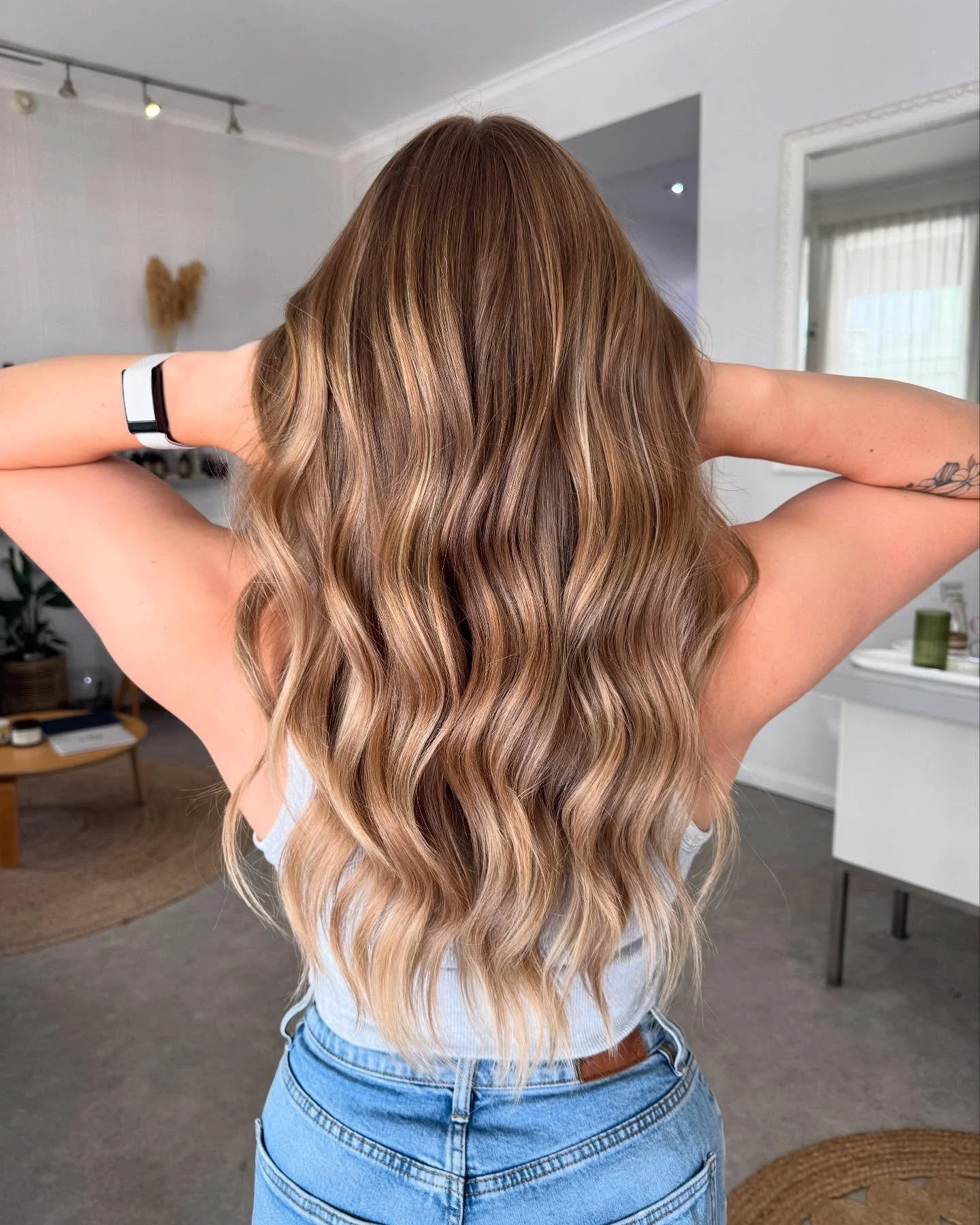 Buttery balayage for our bride to be Ashleigh 🥰

Colour created with @sophicpro 

#lowtoxlifestyle #lowtoxhair #sustainable #hair #salon #wellington #newzealand #sophic #sustainablebeauty