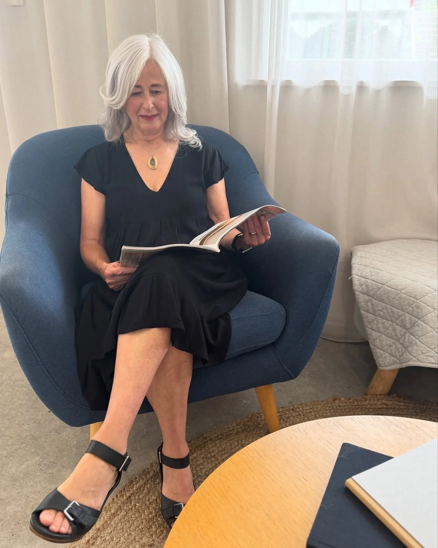 Team Grey Hair 👩&zwj;🦳 

The stunning Sue has hands down the best hair in town, and yes it&rsquo;s all natural. 
We love that not only does she fully embrace her stunning natural grey but she also doesn&rsquo;t conform to the stereotype that women 