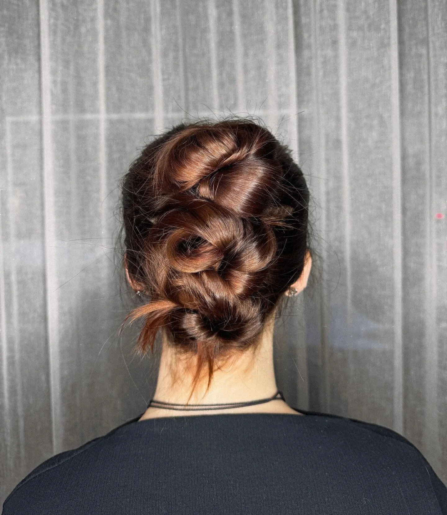 🚨NEW EXPRESS HAIR UP🚨

Introducing the lovers knot 💖

This elegant hair up is perfect for those wanting a soft up style that looks beautiful from all angles. 
Perfect for wedding guests, easy bridesmaid style, prom, gala and event hair. 

* you mu