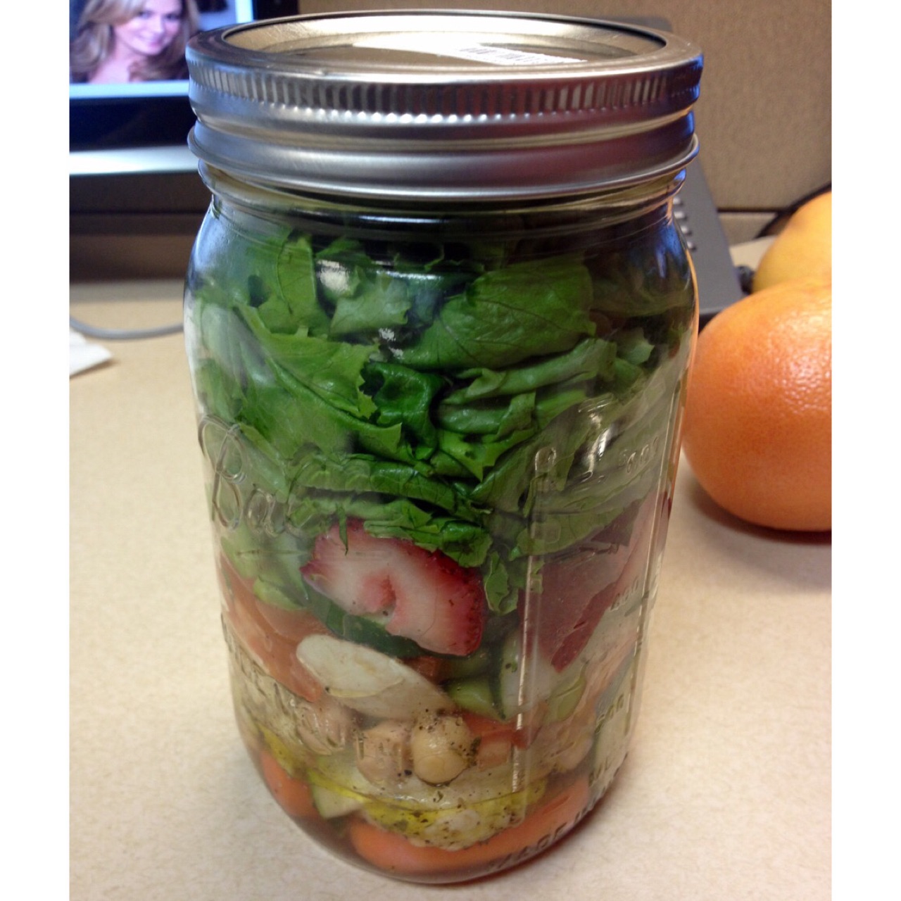 Salad in a jar! 🍅 Ensalada en frasco!
