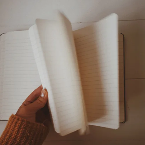 How to start a journal and write in it every day