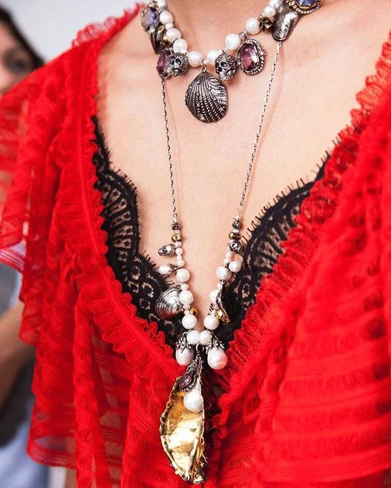 Vintage jewelry necklace accessories 