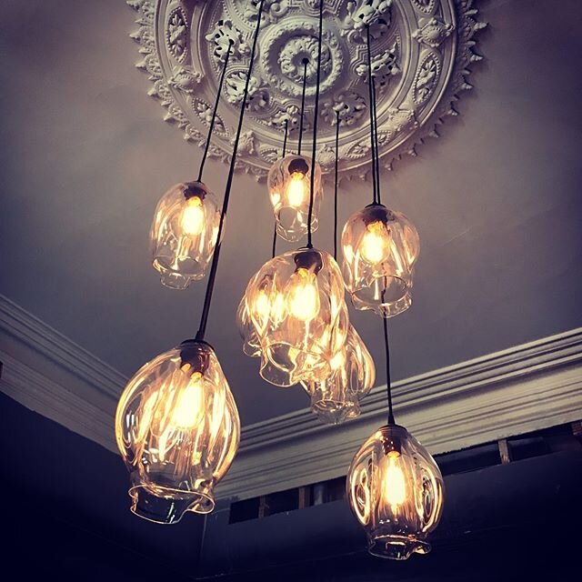 Creative way of installing pendant lights in a ceiling rose @teschelectricsptyltd @visioneerbuilders #pendantlights #ceilingrose #lightingdesign #electrician #electricianlife #architecturephotography #beautiful #awardwinning #hawthorn