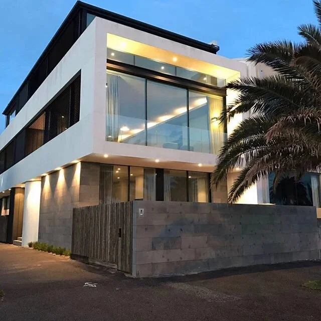 Project with a view @visioneerbuilders @teschelectricsptyltd #middlepark #beachlife #electrician #architecturephotography #architecturallightingdesign #awardwinning #architecture #modernhomes #beautifulhomes
