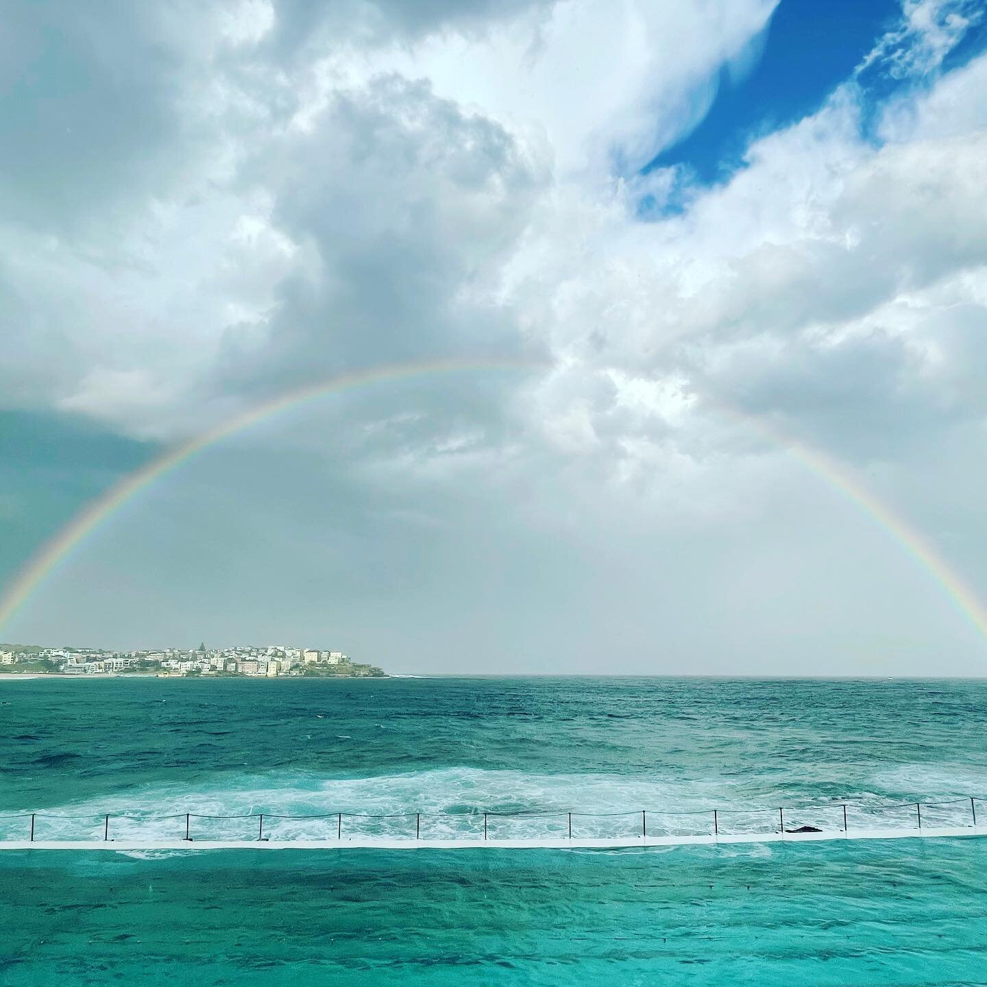 Happy Friday!! 🌈 It&rsquo;s so good to be starting the day back here again!
We look forward to seeing you soon. If you have any questions about our reopening or memberships please contact us at hello@bondiicebergsgym.com 📸 @field_ofhats