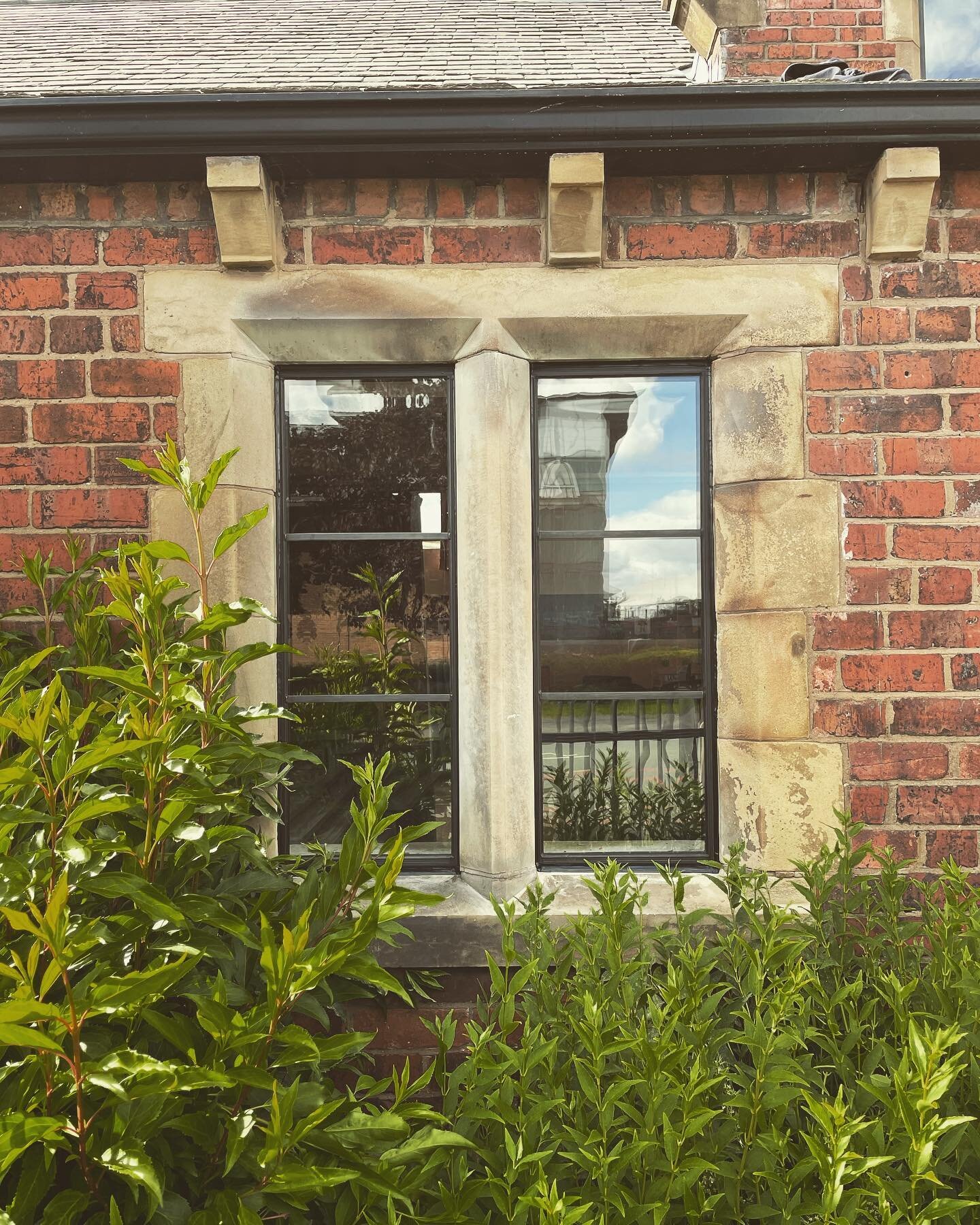 Historic glazing for a historic school in Lancashire. 

The windows use our patented &lsquo;Insulead&rsquo; glazing system featuring our unique glazing bars. 

Another great project! 

#glazing #historicglazing #stonewindows #architecture #design #do