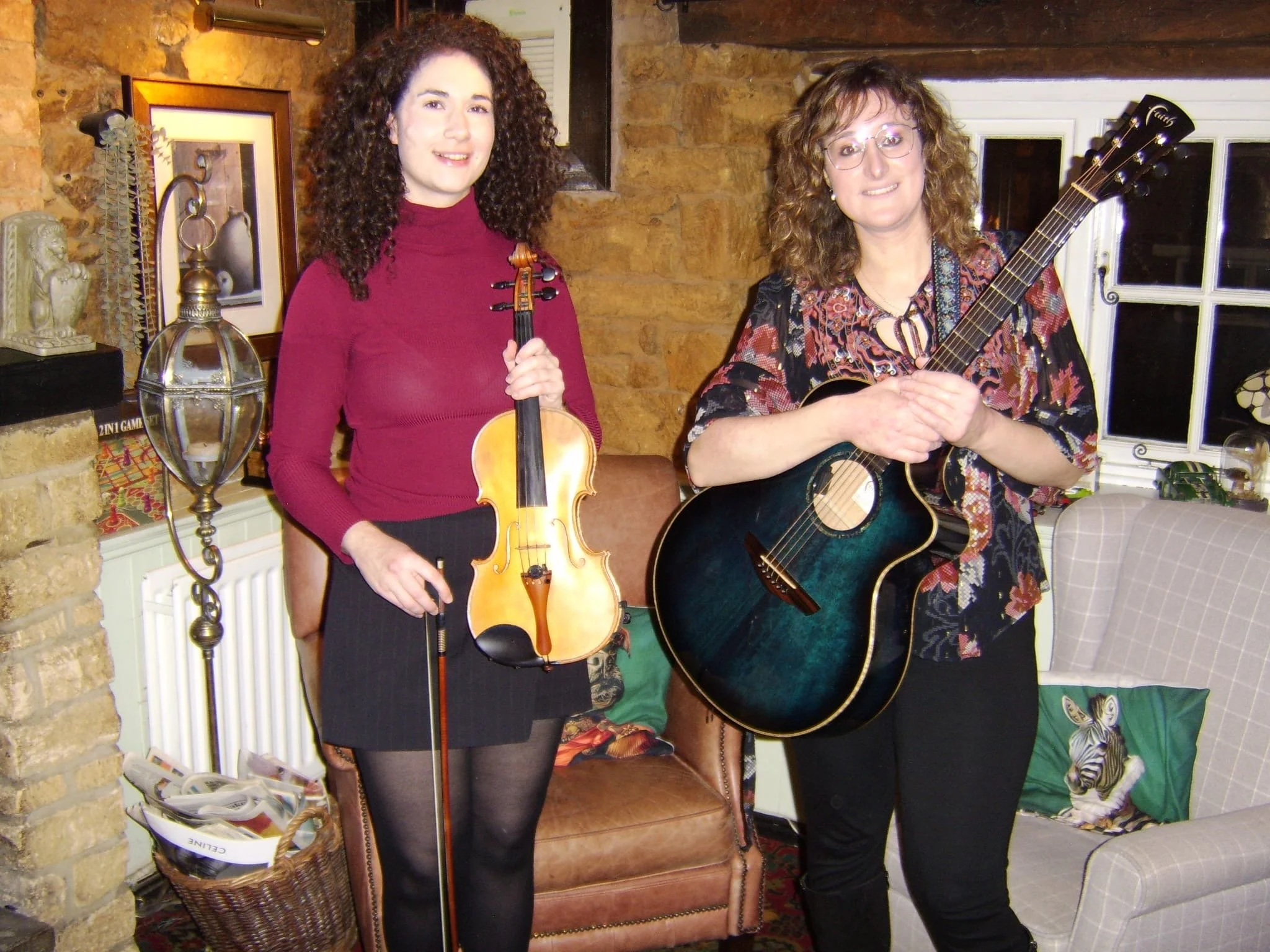 LIVE MUSIC