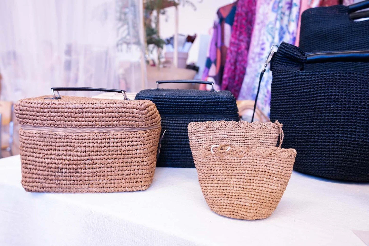 𝚁𝚎𝚝𝚘𝚞𝚛 𝚎𝚗 𝚒𝚖𝚊𝚐𝚎𝚜 ✰ Folk Spirit Market 2025 ✰
@_mademoisellerose_
📸 @kateschurch 
.
.
.
.
.
.
#FolkSpiritMarket #event #lausanne #nextevent#swissboho #bohemechic#bohemestyle #fashion#accessories #jewelry #swisshippie#swissboheme #beauty