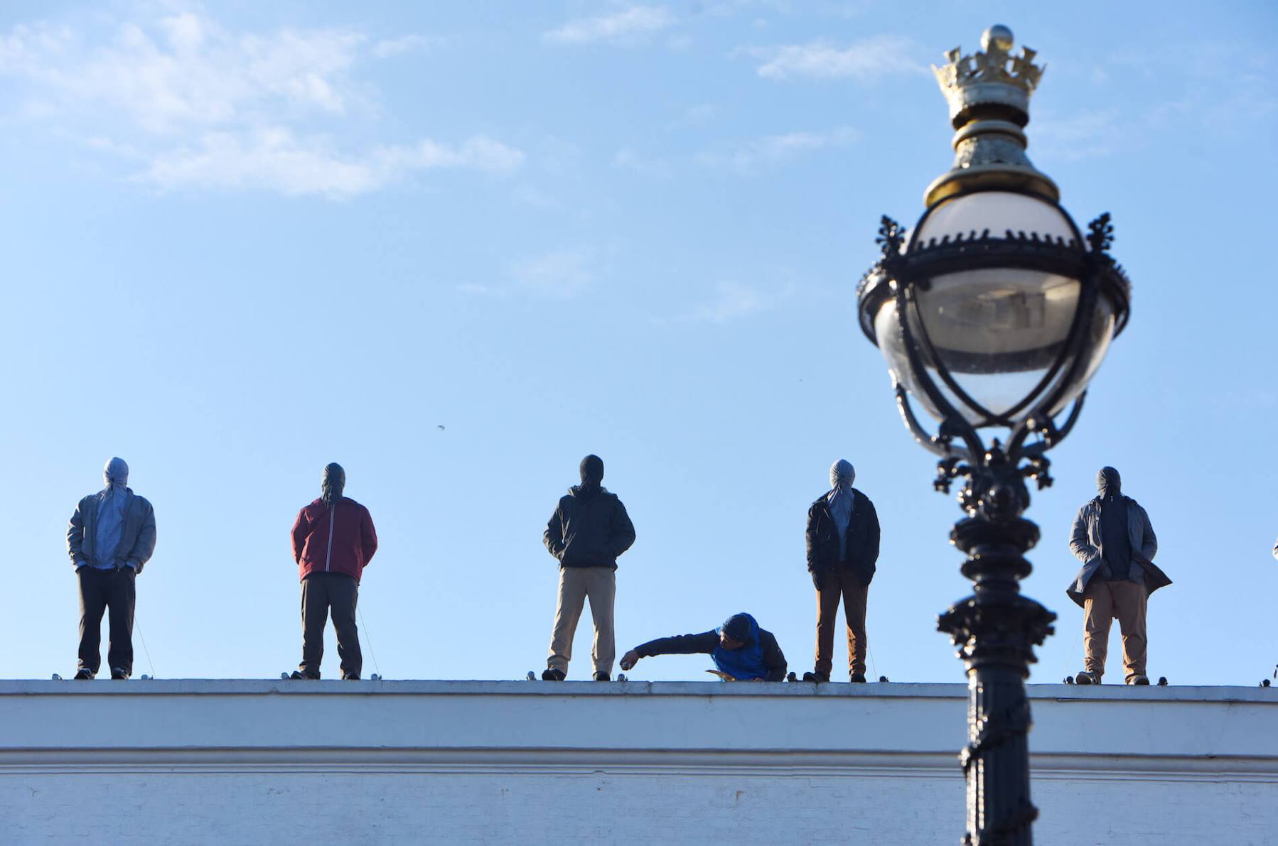 Mark-Jenkins-suicide-awareness-calm-london-rooftops-84-sculptures-21.jpg