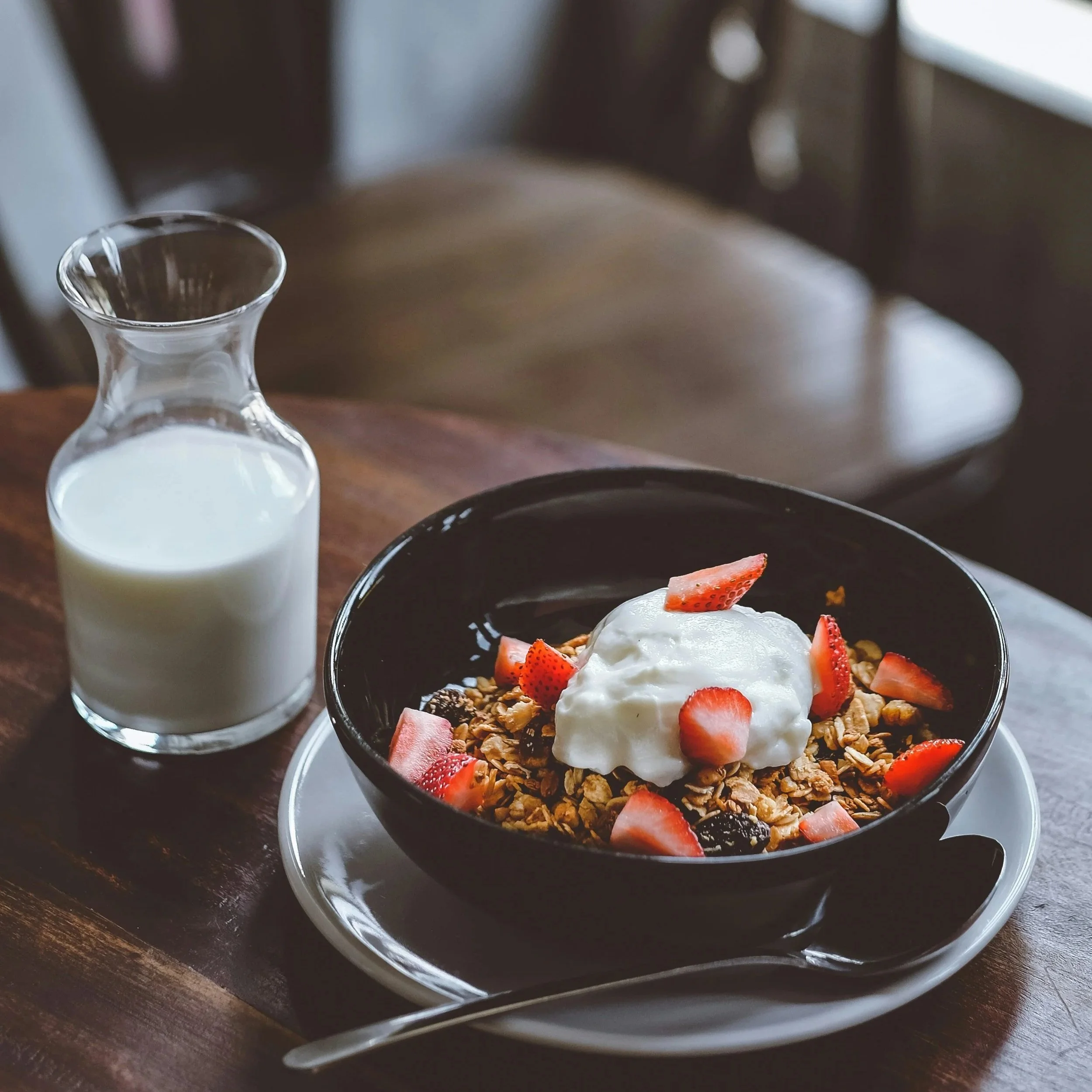 How to Eat Eleat Granola: 7 Easy &amp; High Protein Breakfast Ideas