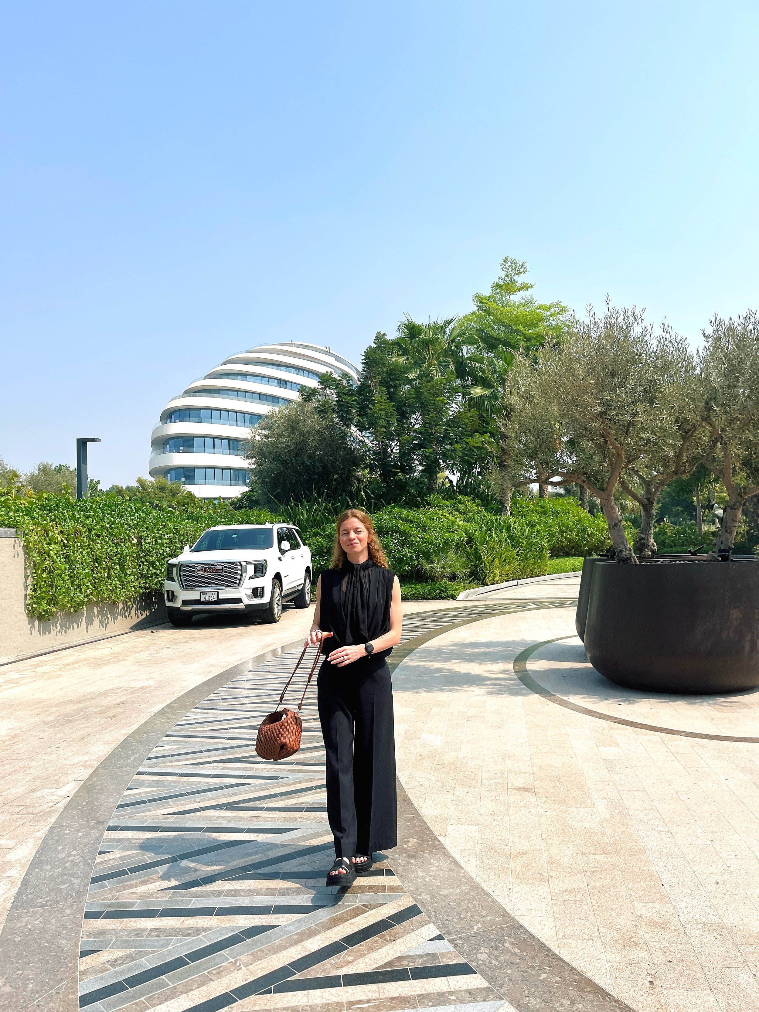 Snippets of life back in Dubai 🇦🇪

The views don&rsquo;t disappoint

Still humid as hell most mornings right now 🙃

Lunch date

Veggie nigiri moriwase, almost too pretty to eat

Mousse au chocolat 🥰

The colour palette 🫶🏻

The fact that I chose