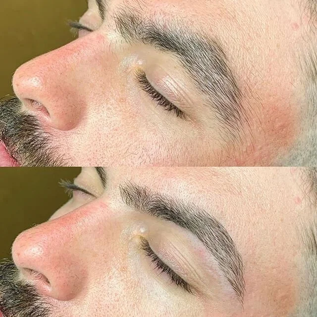 &ldquo;Natural Look&rdquo; Eyebrow Cleanup (Razor) 🔪
.
.
.
.
.
#rebel #rebelbarbershop #shannonbiswurm #shannonbiz #barberbiz #barber #barbershop #barberlove #barberlife #barbershopconnect #eyebrows #onfleek #eyebrowshaping #chicago #chicagobarbersh