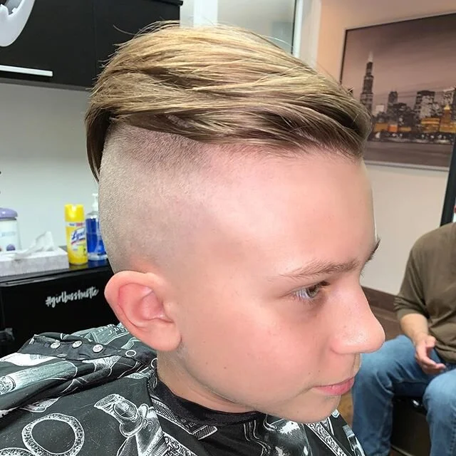 Bald Fade Undercut 🙌🏼💫
.
.
****Before Photo Follows****
#HairTransformation
.
.
.
.
.
#Rebel #RebelBarbershop #ShannonBiz #ShannonBiswurm #BarberBiz #Undercut #Barber #BarberLife #Barbershop #Chicago #ChicagoBarbers #ChicagoBarbershop #ChicagoHair