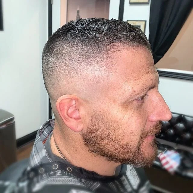 Razor Fade🔪
.
.
.
@steve_linder66 .
.
.
.
.
.
#rebel #rebelbarbershop #barber #shannonbiz #shannonbiswurm #barberbiz #barbers #barberlife #barbershopconnect #chicago #chicagobarbers #chicagobarbershop #chicagohairstylist #razorfade #razor #shave #ba