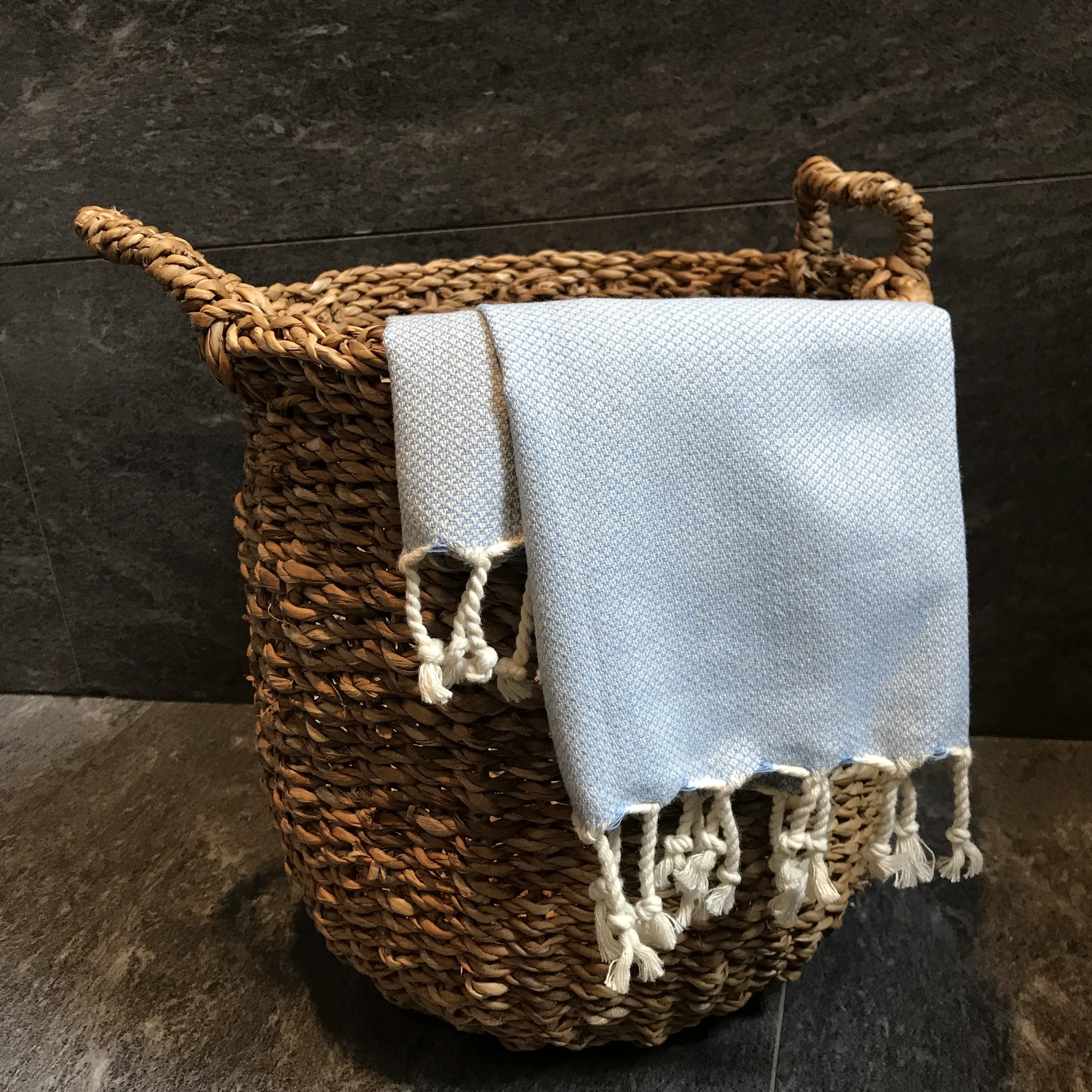 Panier et Essuie-main 100% coton tissé bleu de My Byzance