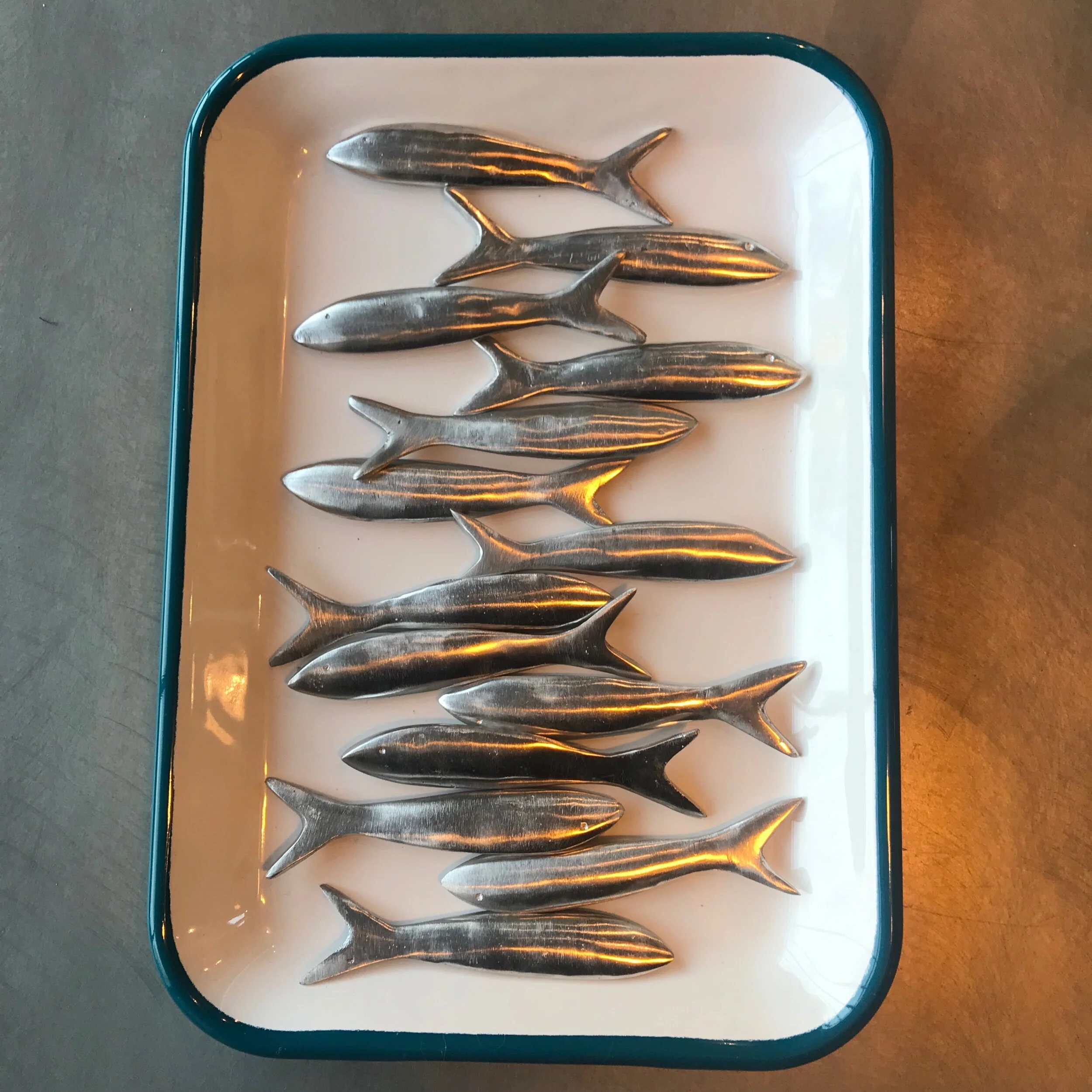 Porte-couteau sardine en aluminium de My Byzance