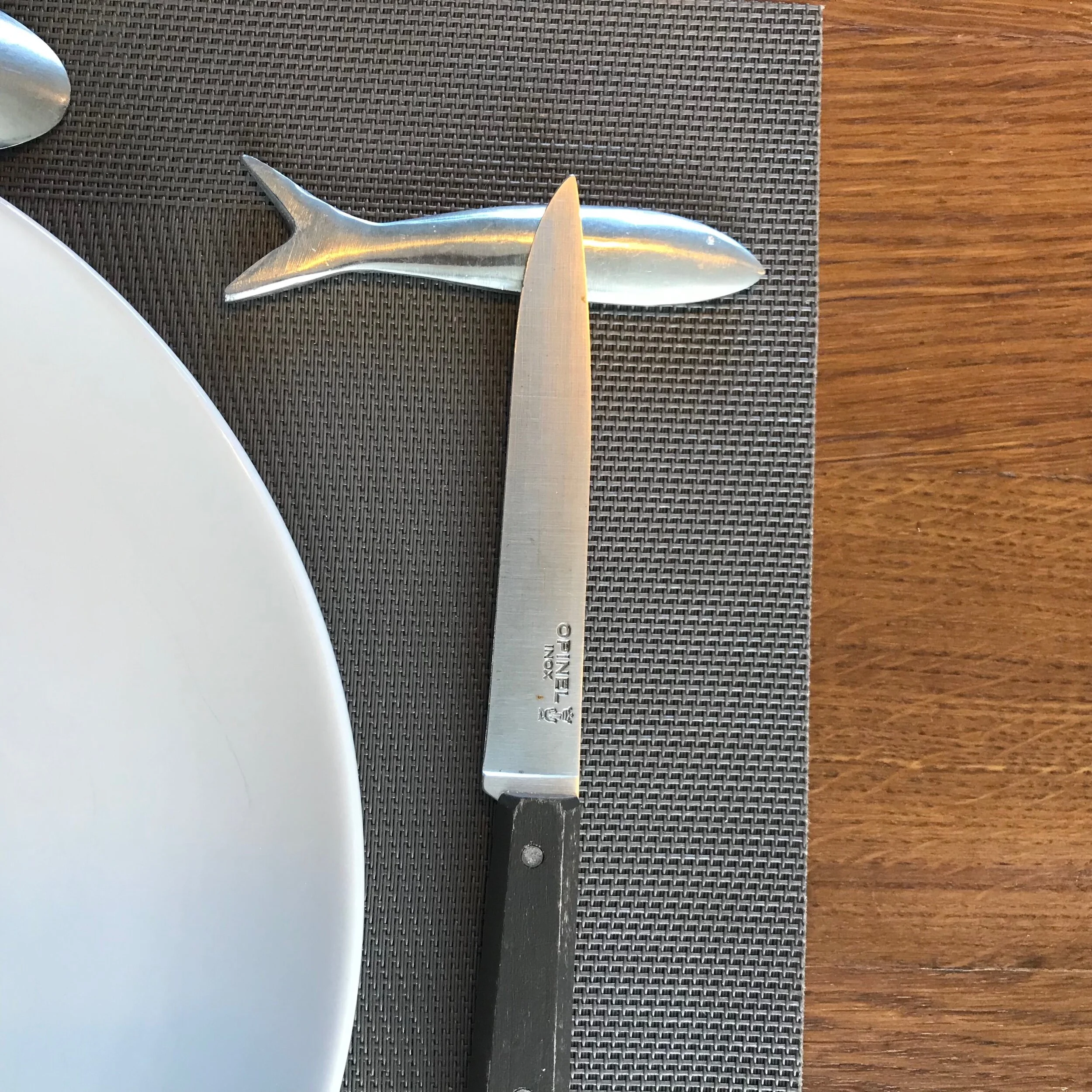 Porte-couteau sardine en aluminium de My Byzance