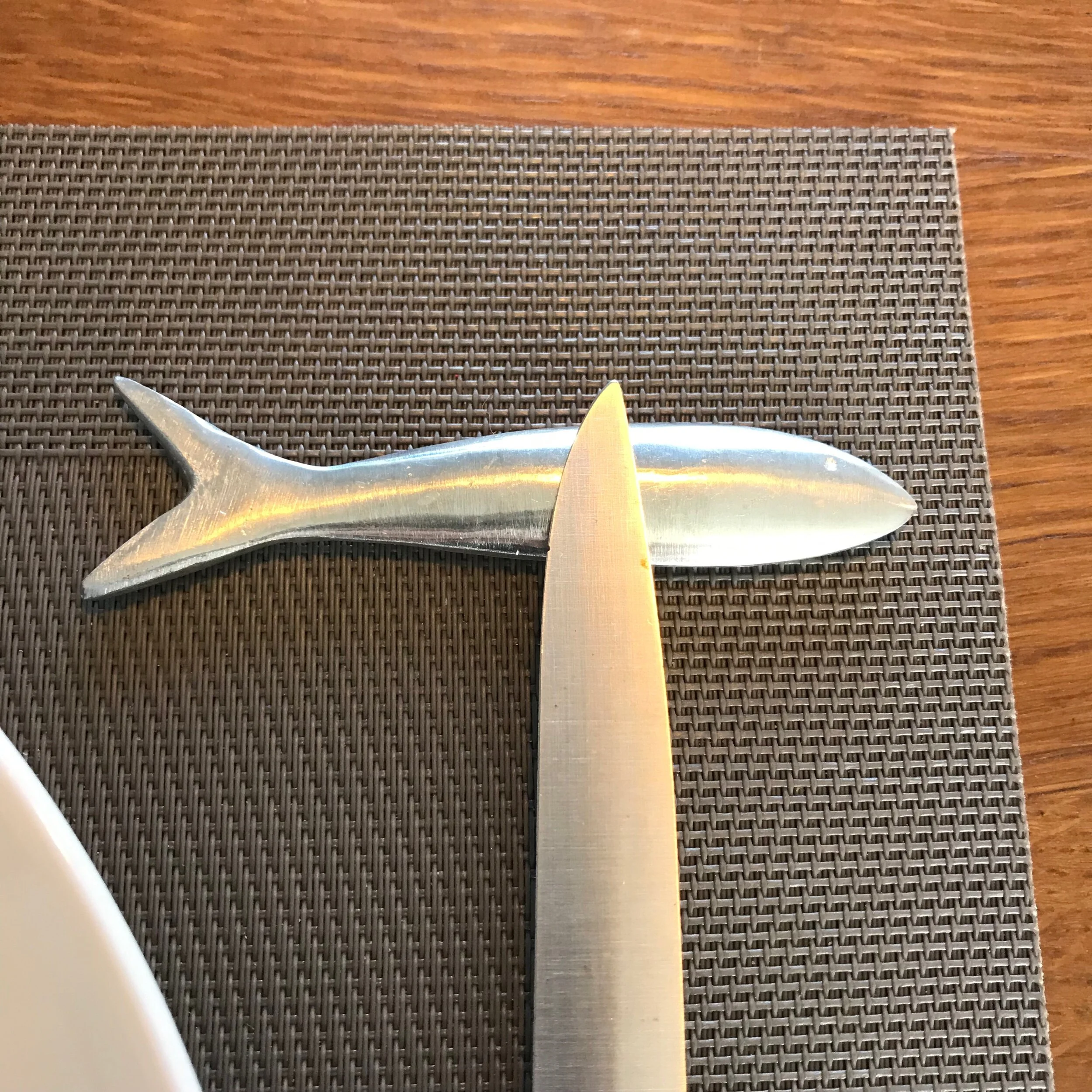 Porte-couteau sardine en aluminium de My Byzance