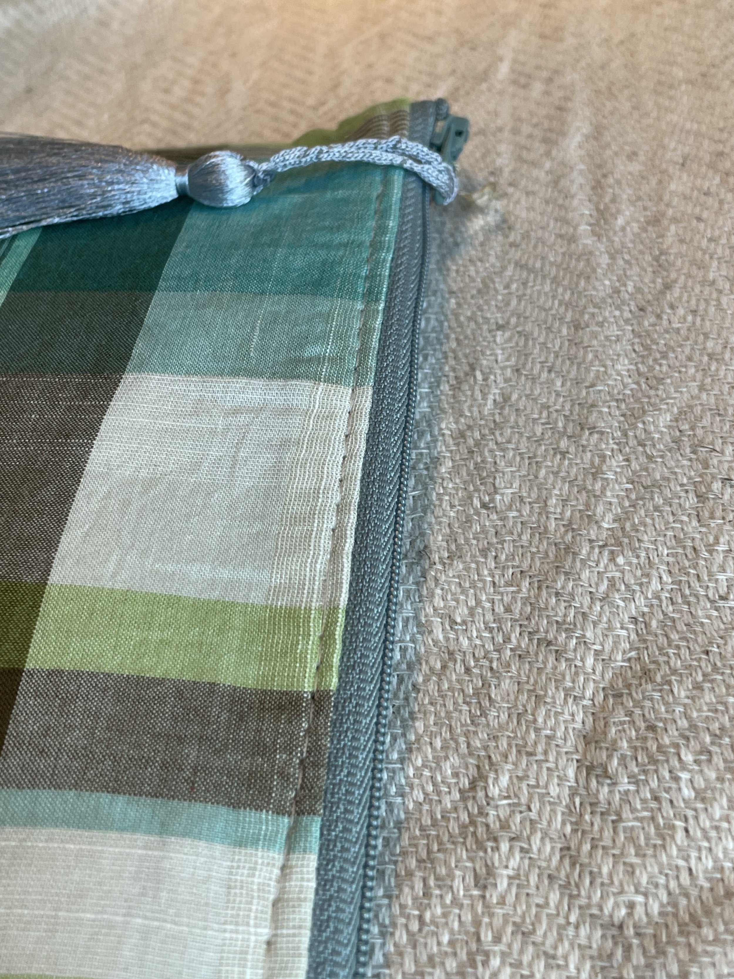 Pochette tartan bleu vert en tissus recyclé de My Byzance