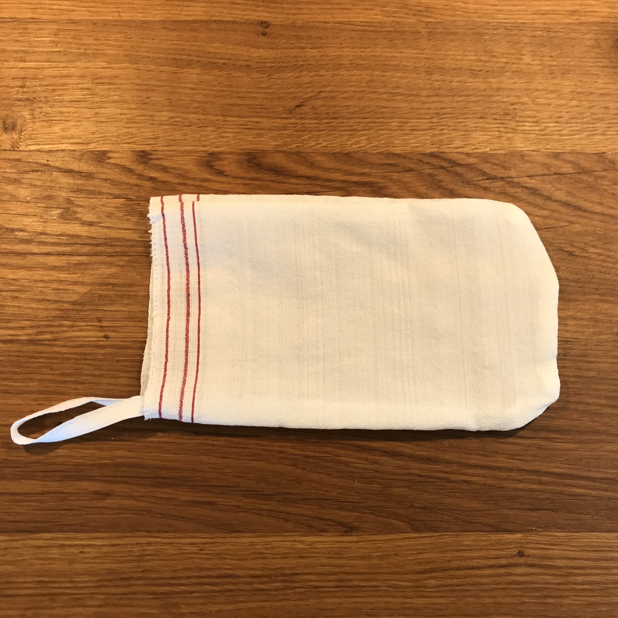 Gant de hamam avec lien bandes rouges de My Byzance
