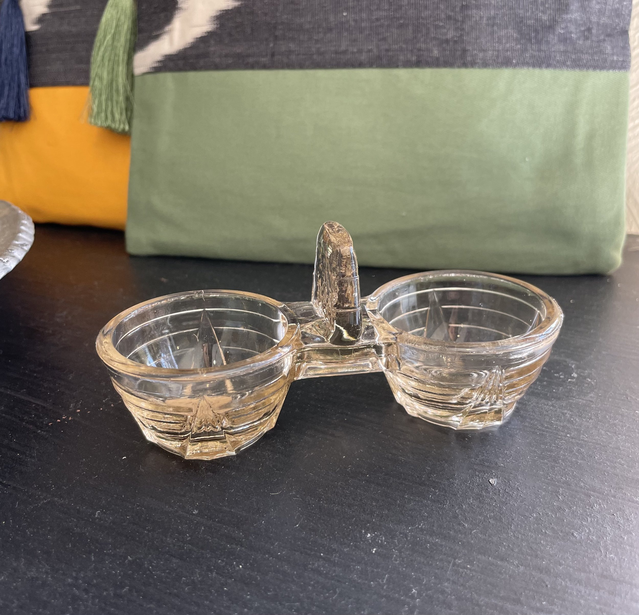 Salière poivrière de table avec prise centrale en verre rosé De My Byzance Broc