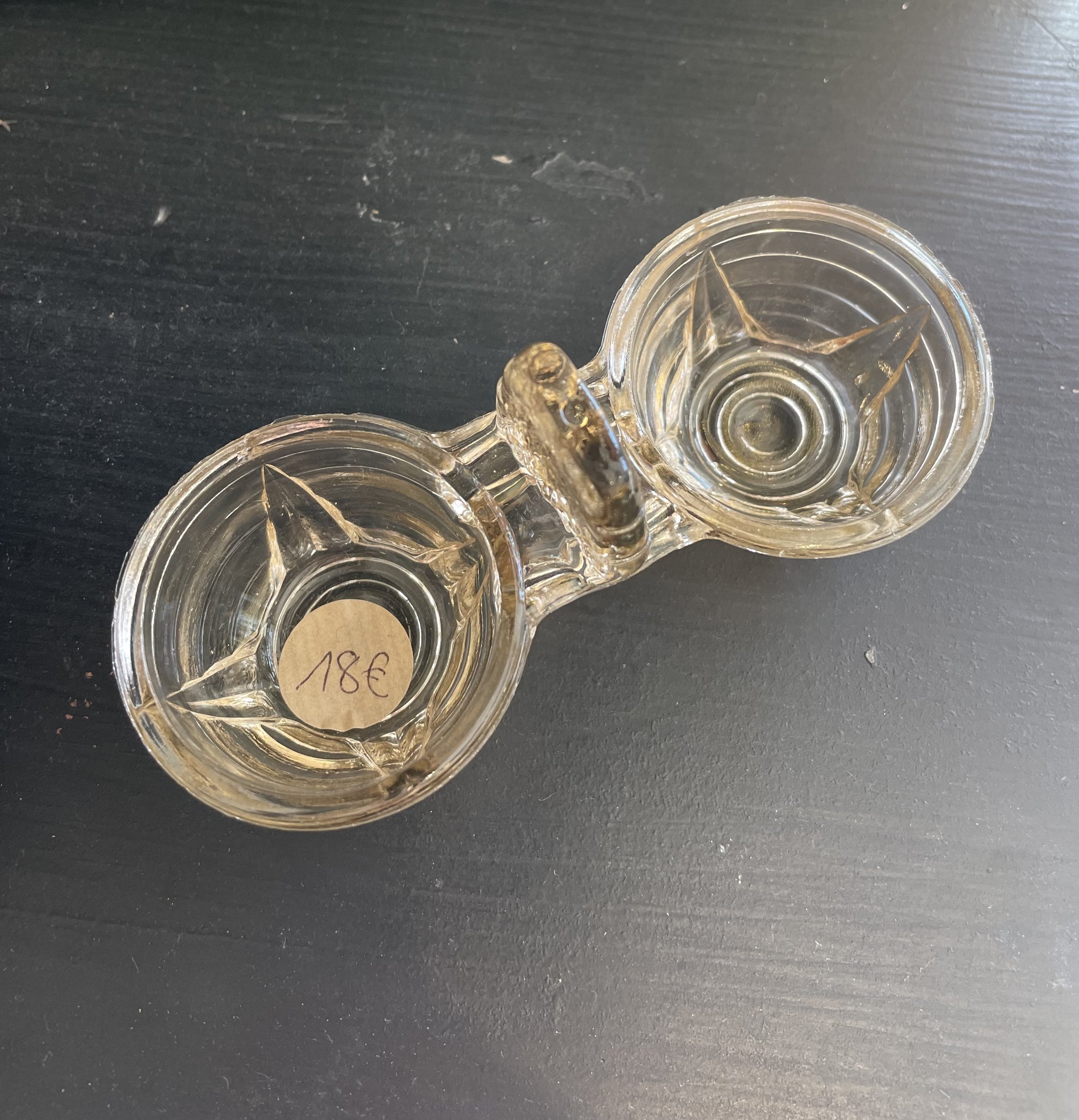 Salière poivrière de table avec prise centrale en verre rosé De My Byzance Broc
